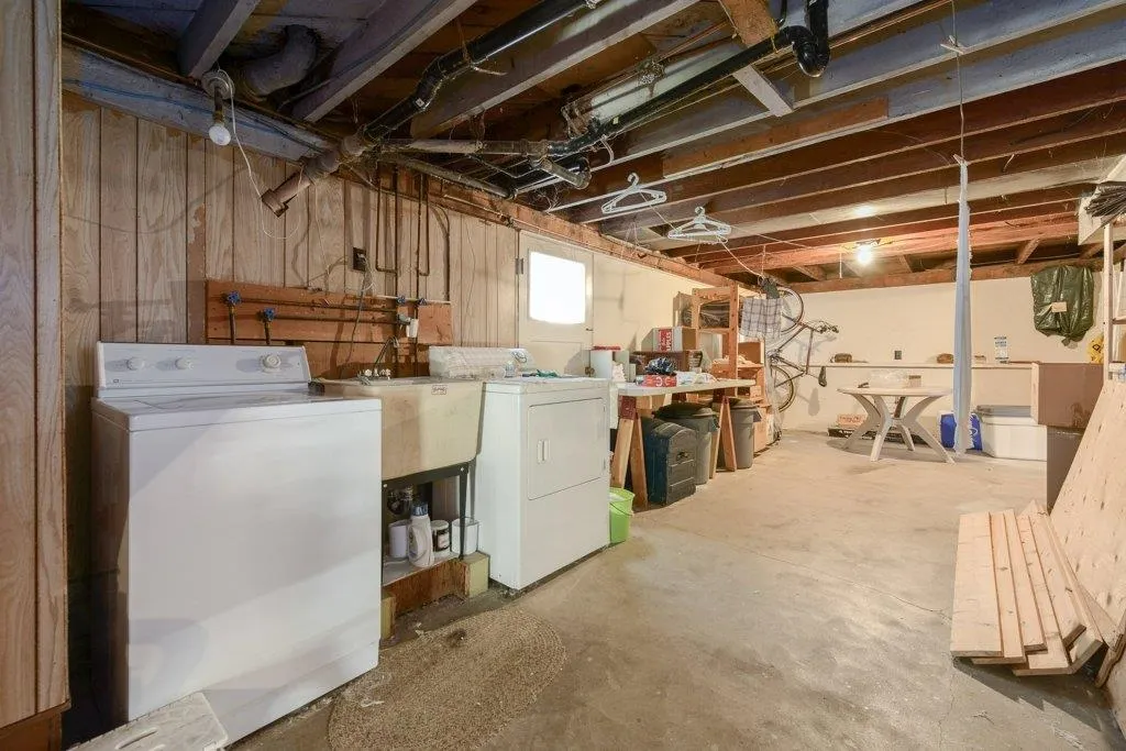 535 W 15th Street