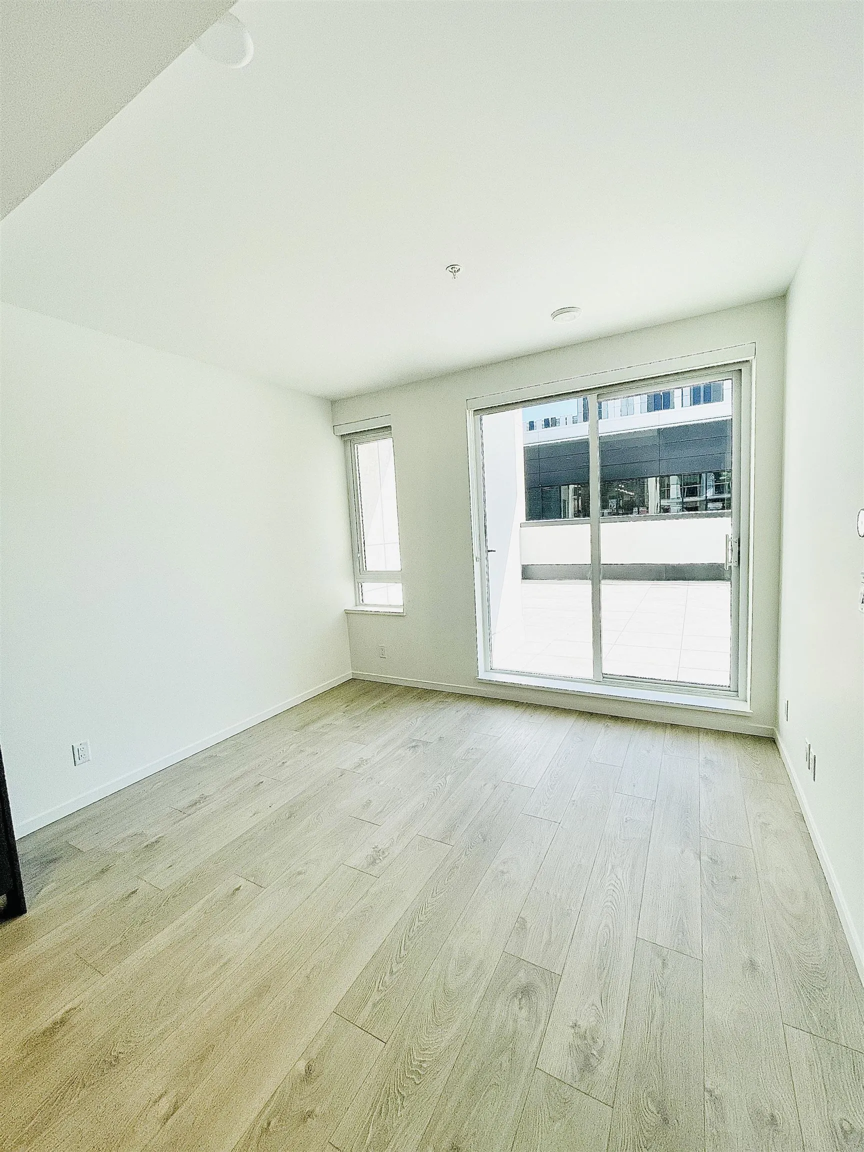 216 6600 Minoru Boulevard