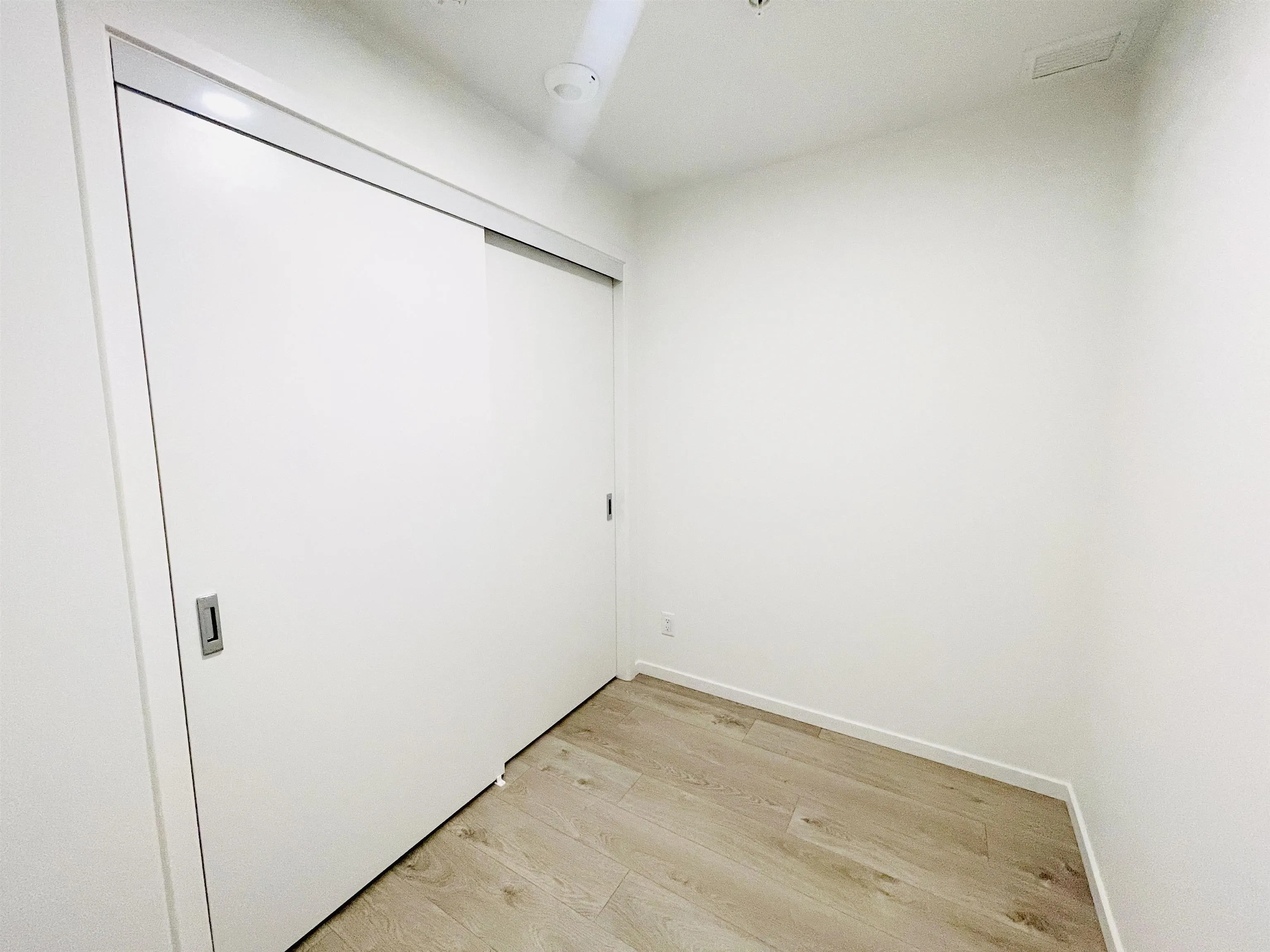 216 6600 Minoru Boulevard