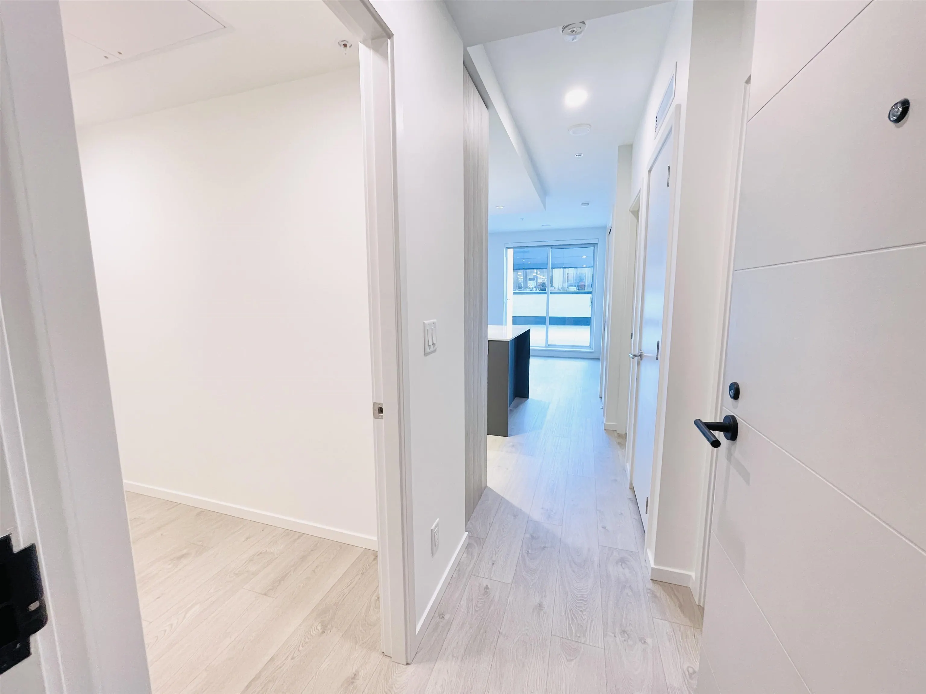 216 6600 Minoru Boulevard