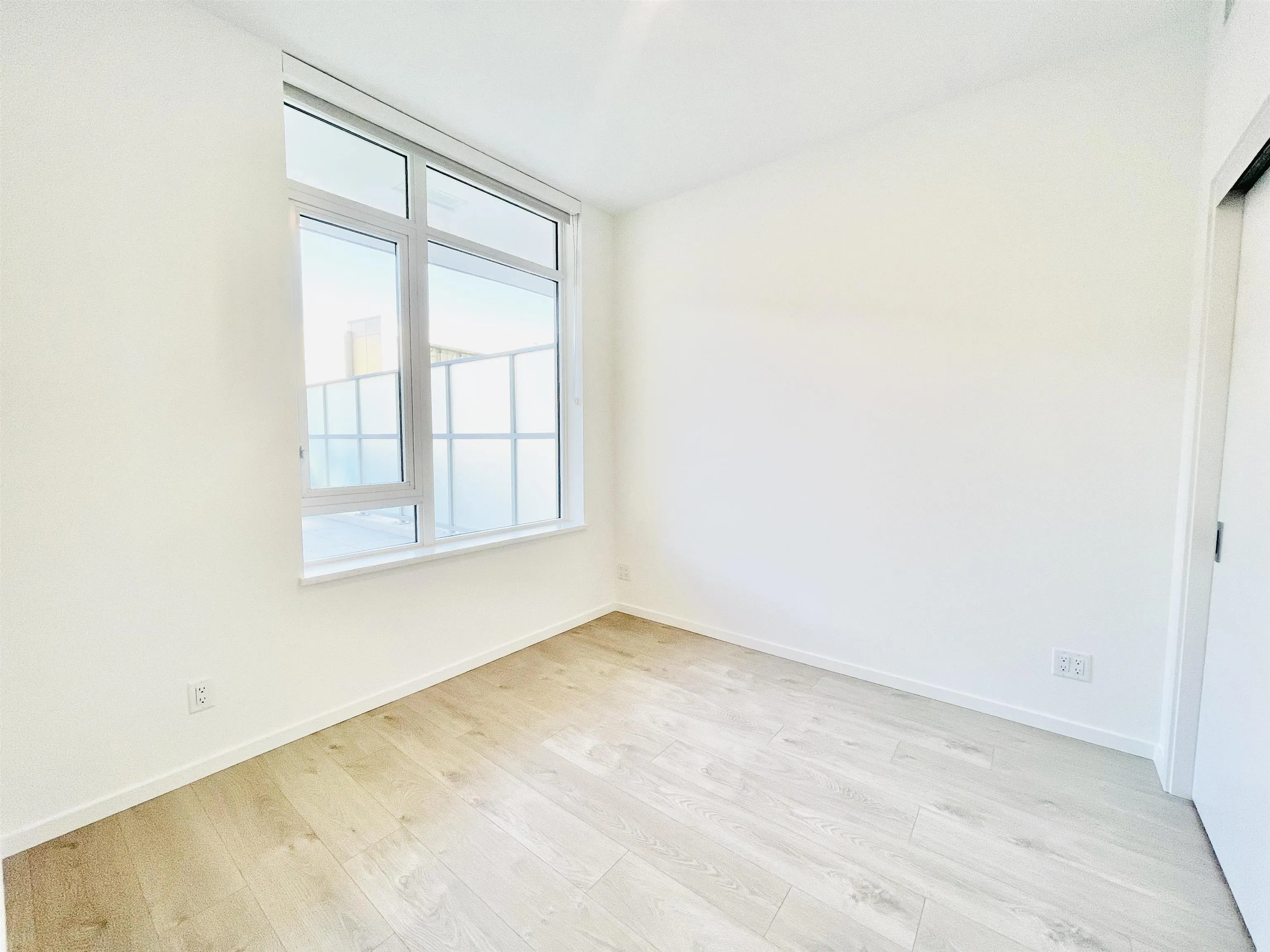 216 6600 Minoru Boulevard