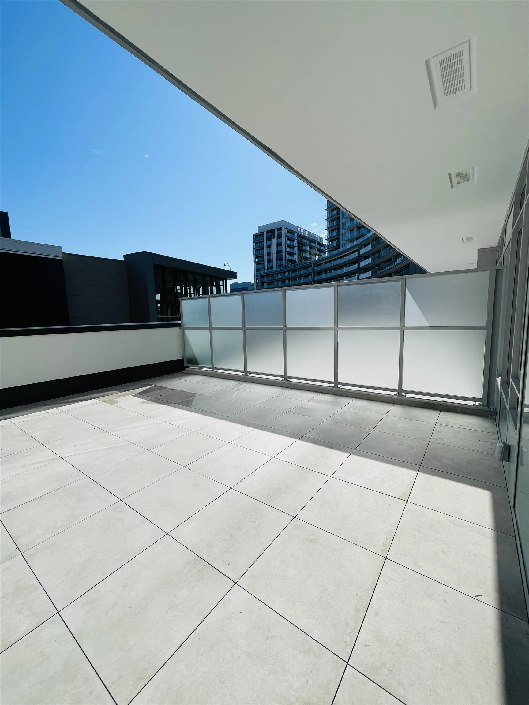 216 6600 Minoru Boulevard