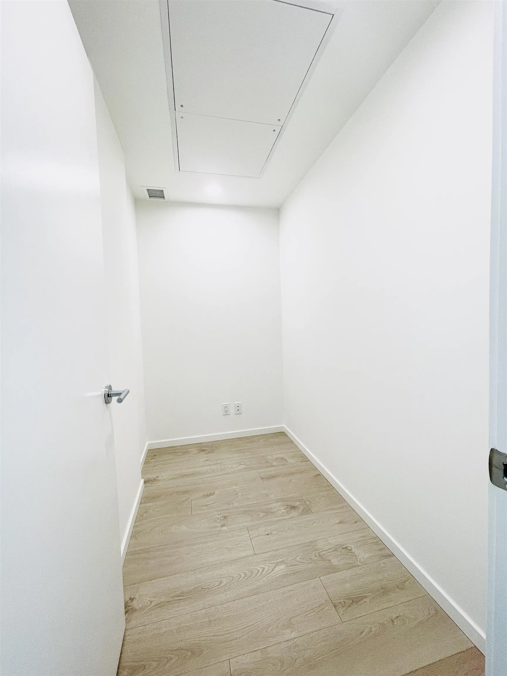 216 6600 Minoru Boulevard