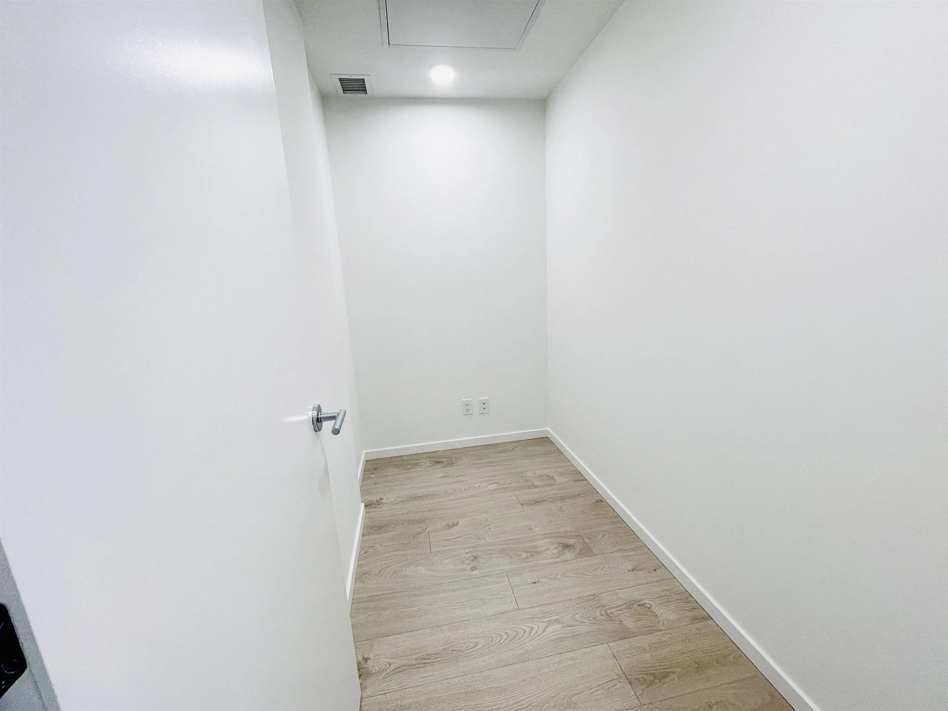 216 6600 Minoru Boulevard