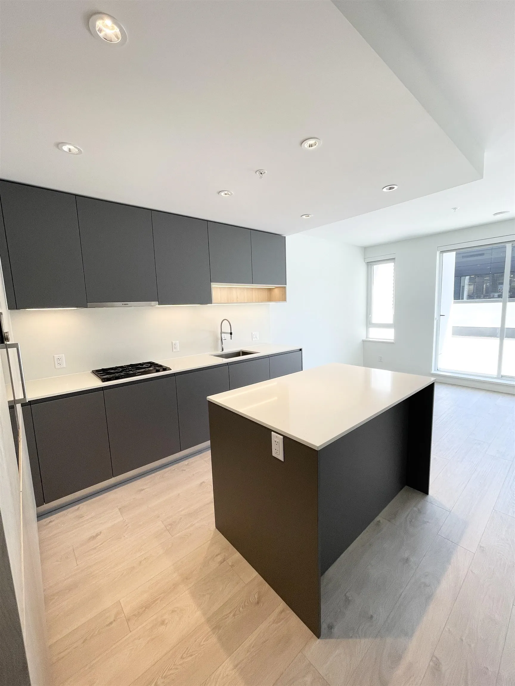 216 6600 Minoru Boulevard