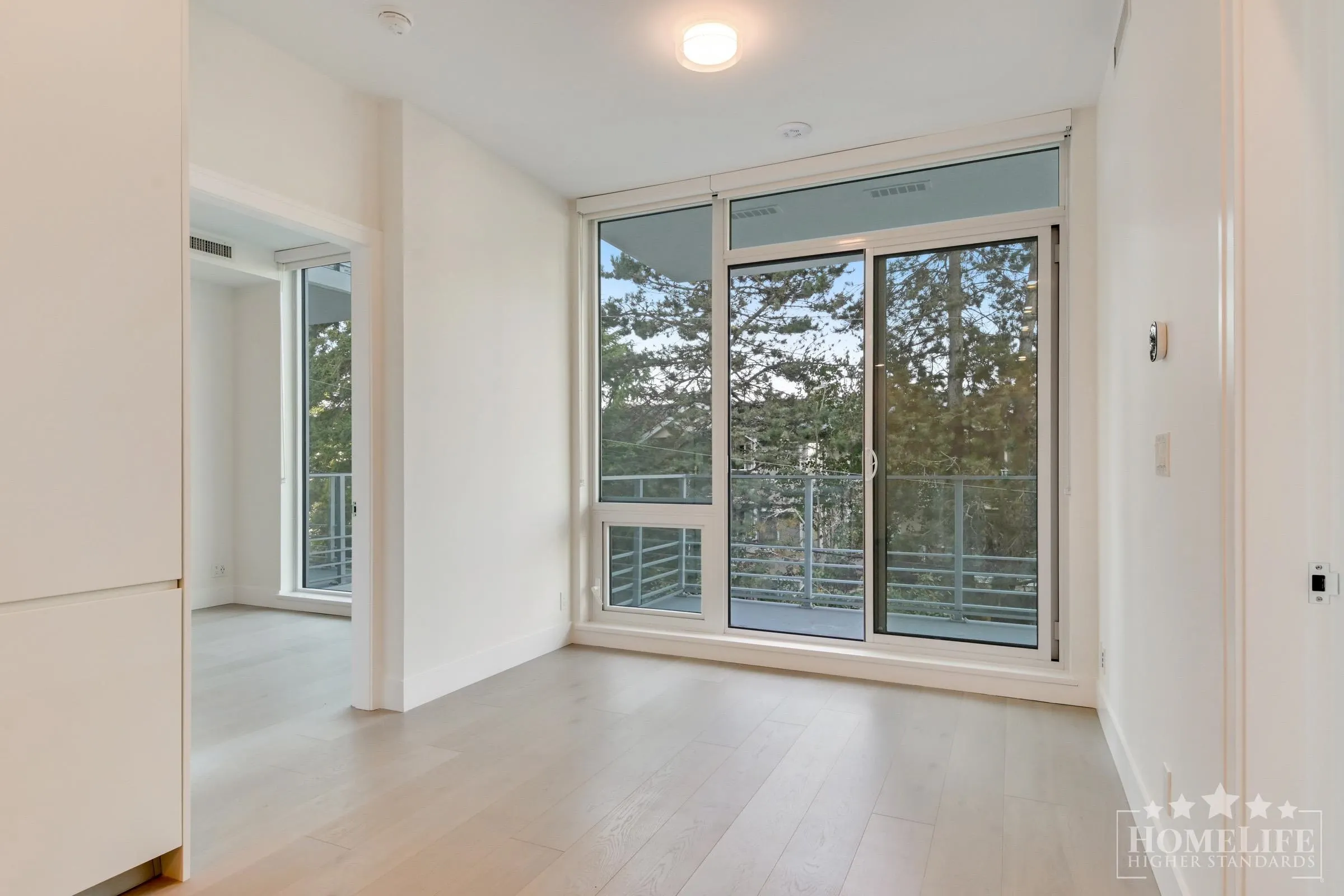 303 1342 Johnston Road