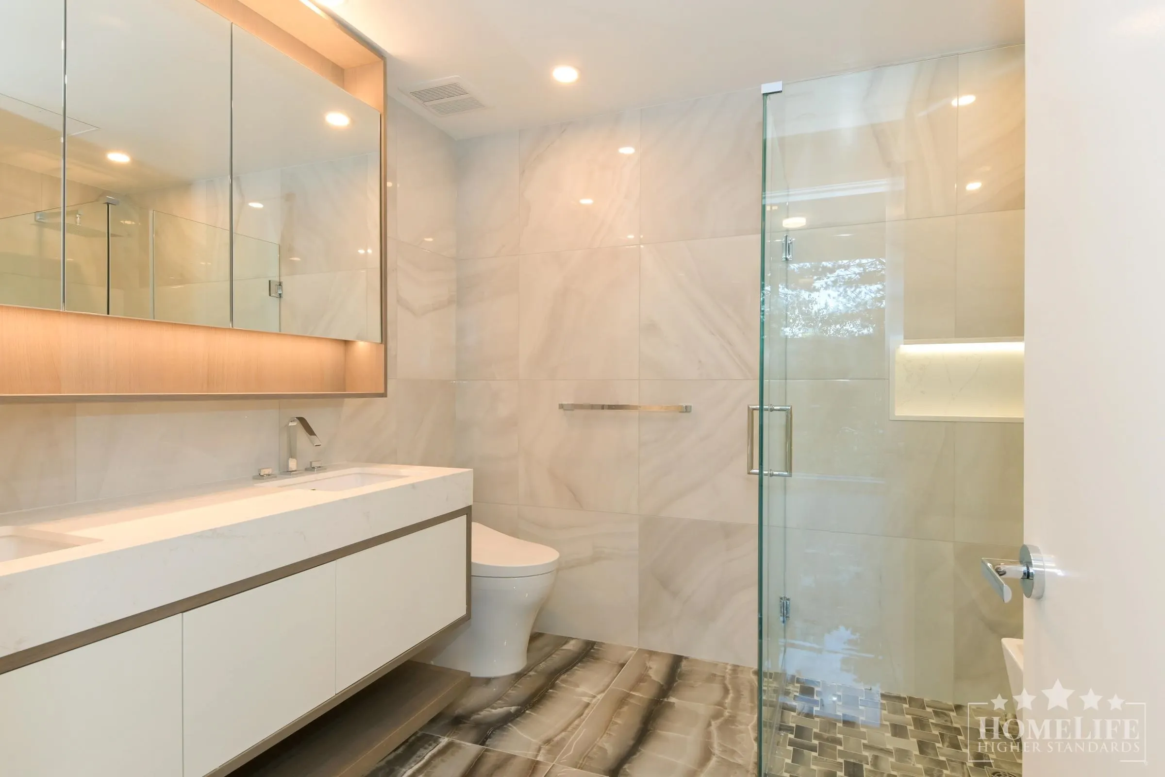 303 1342 Johnston Road