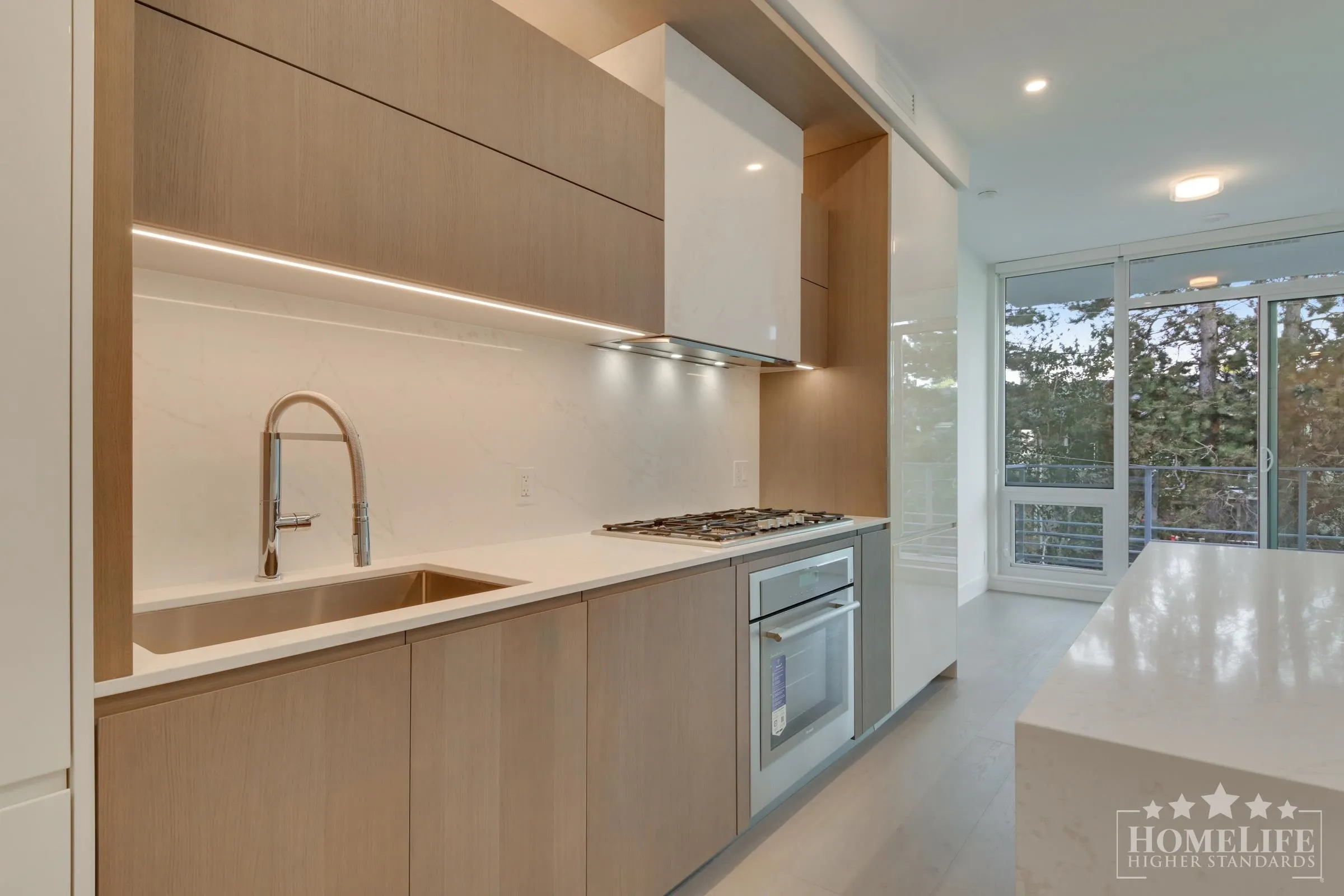 303 1342 Johnston Road