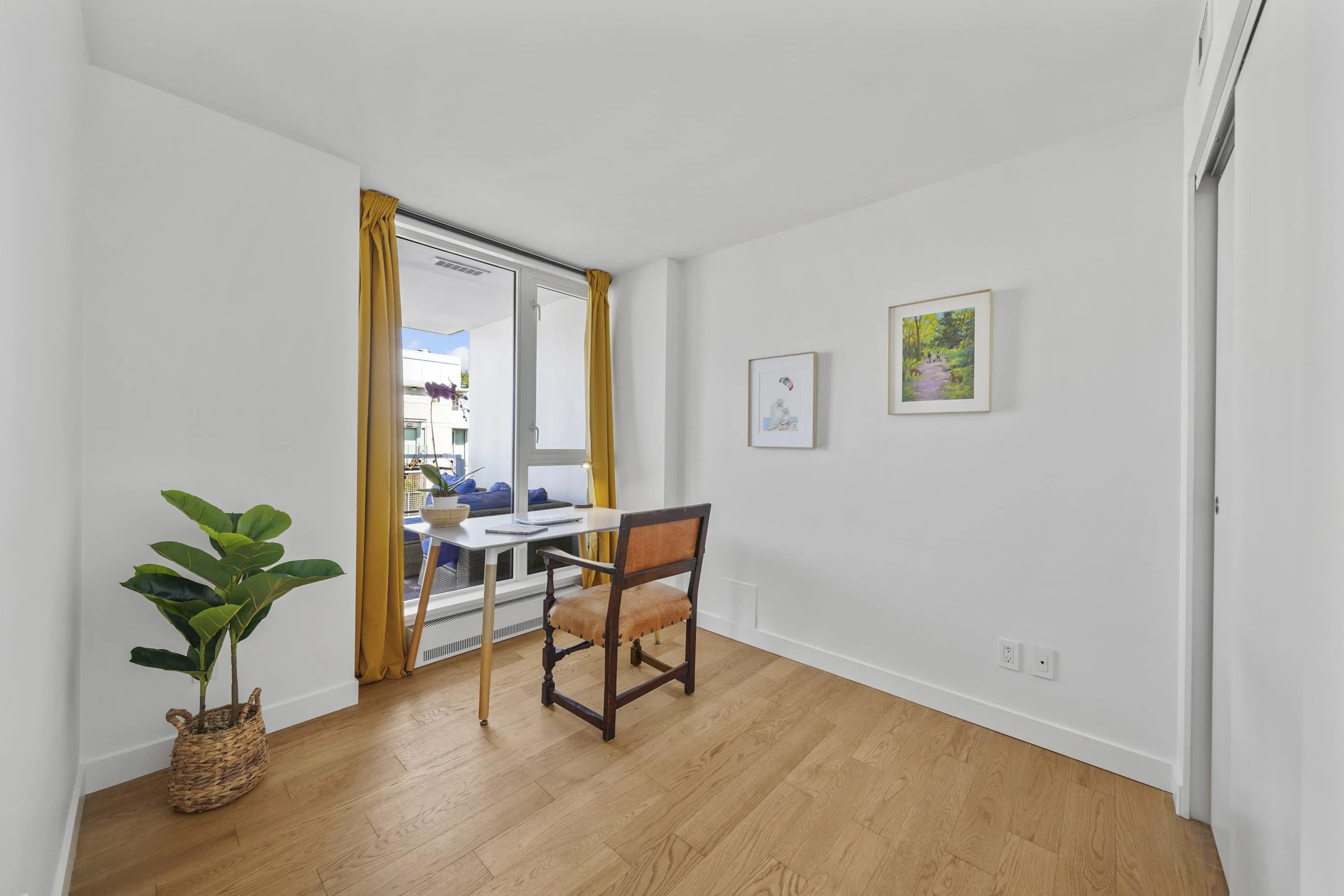 1205 188 Keefer Street