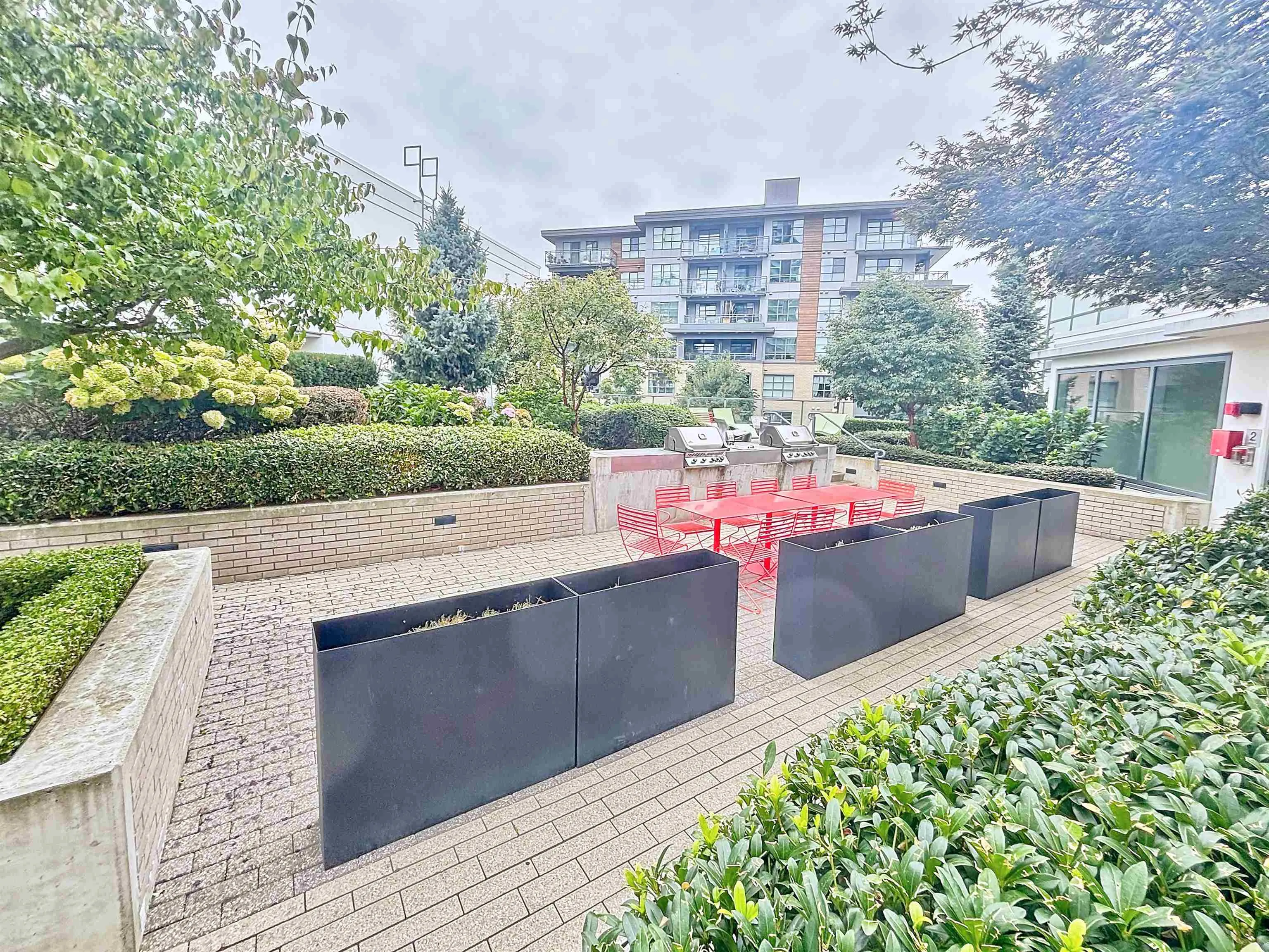 1804 602 Como Lake Avenue