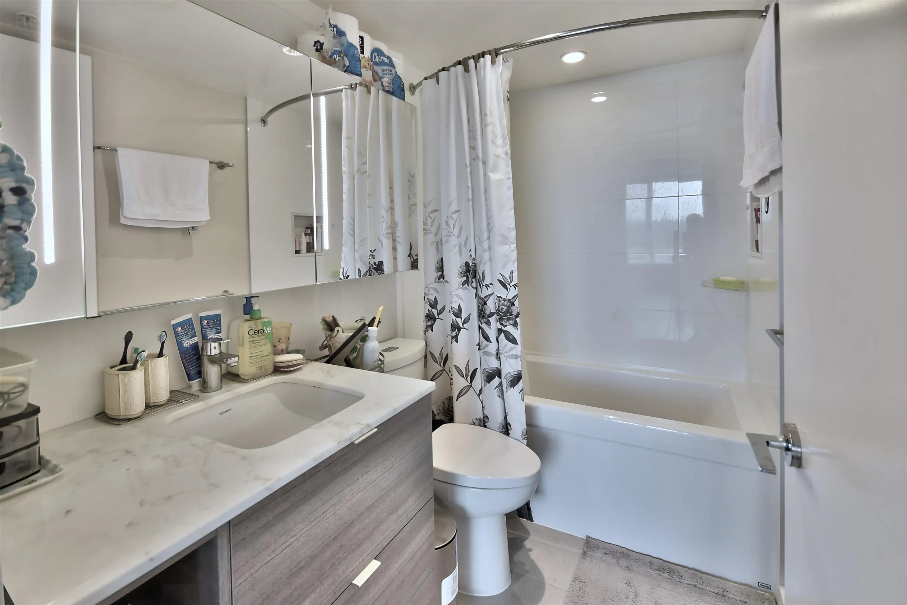 1804 602 Como Lake Avenue