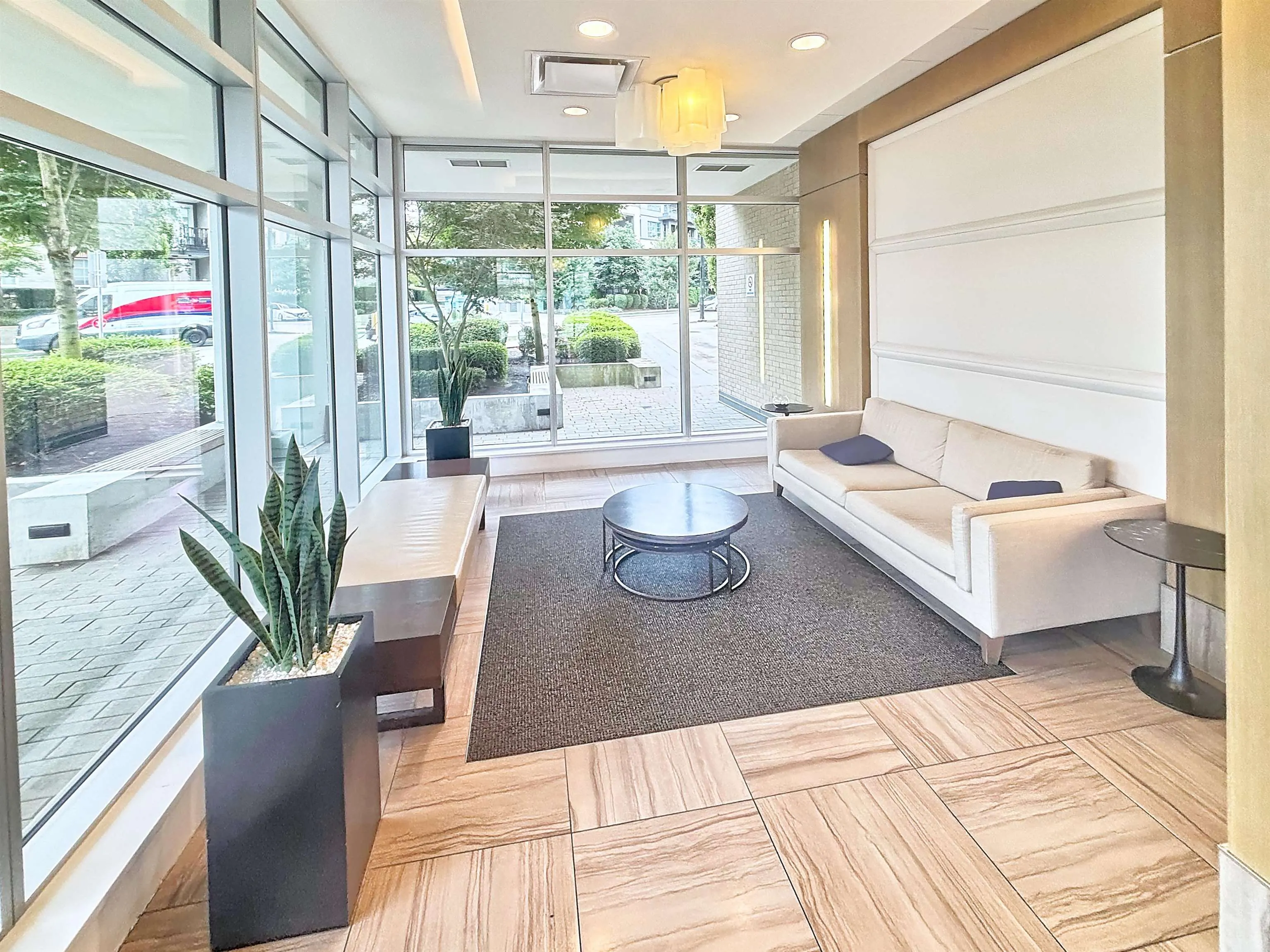 1804 602 Como Lake Avenue