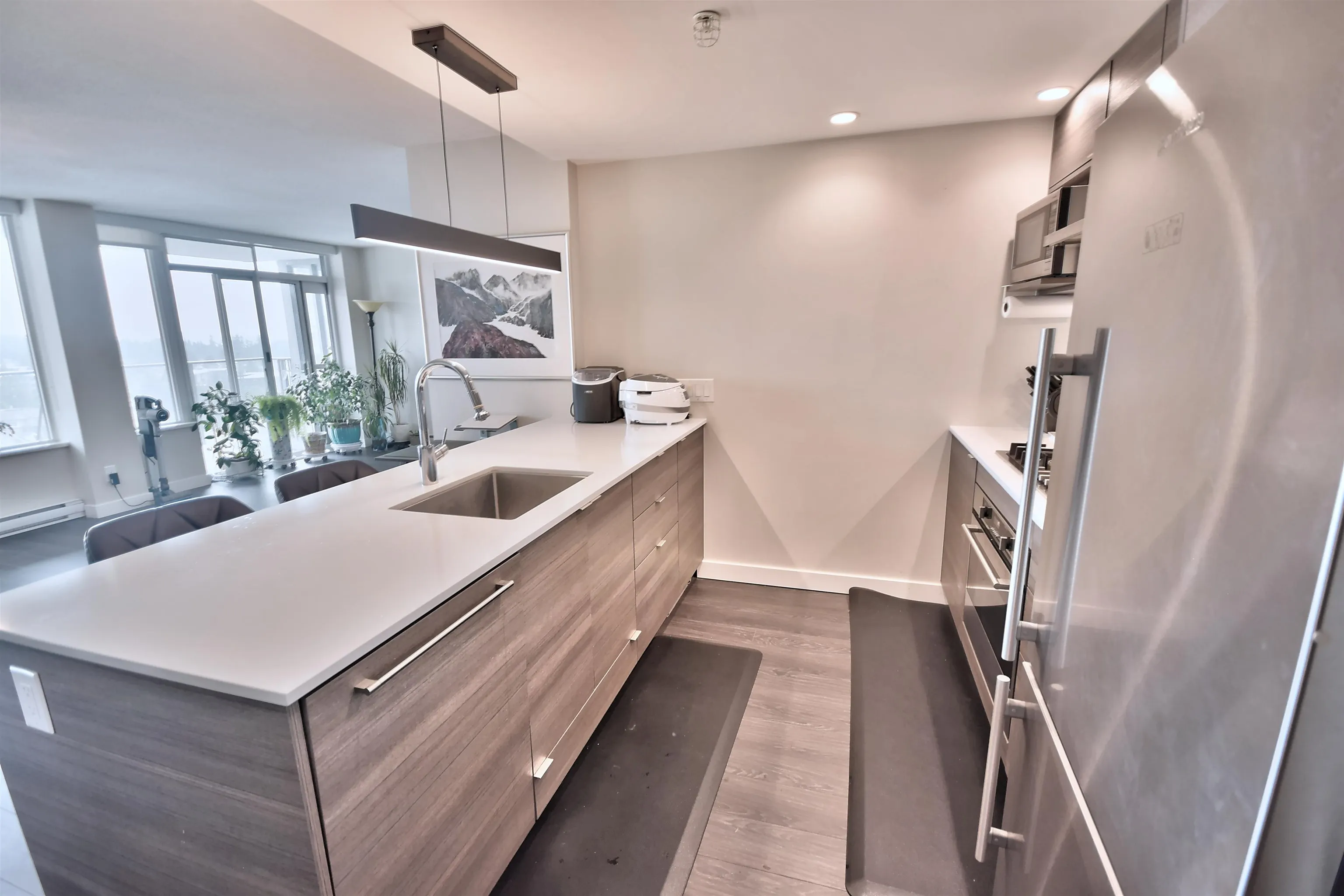 1804 602 Como Lake Avenue