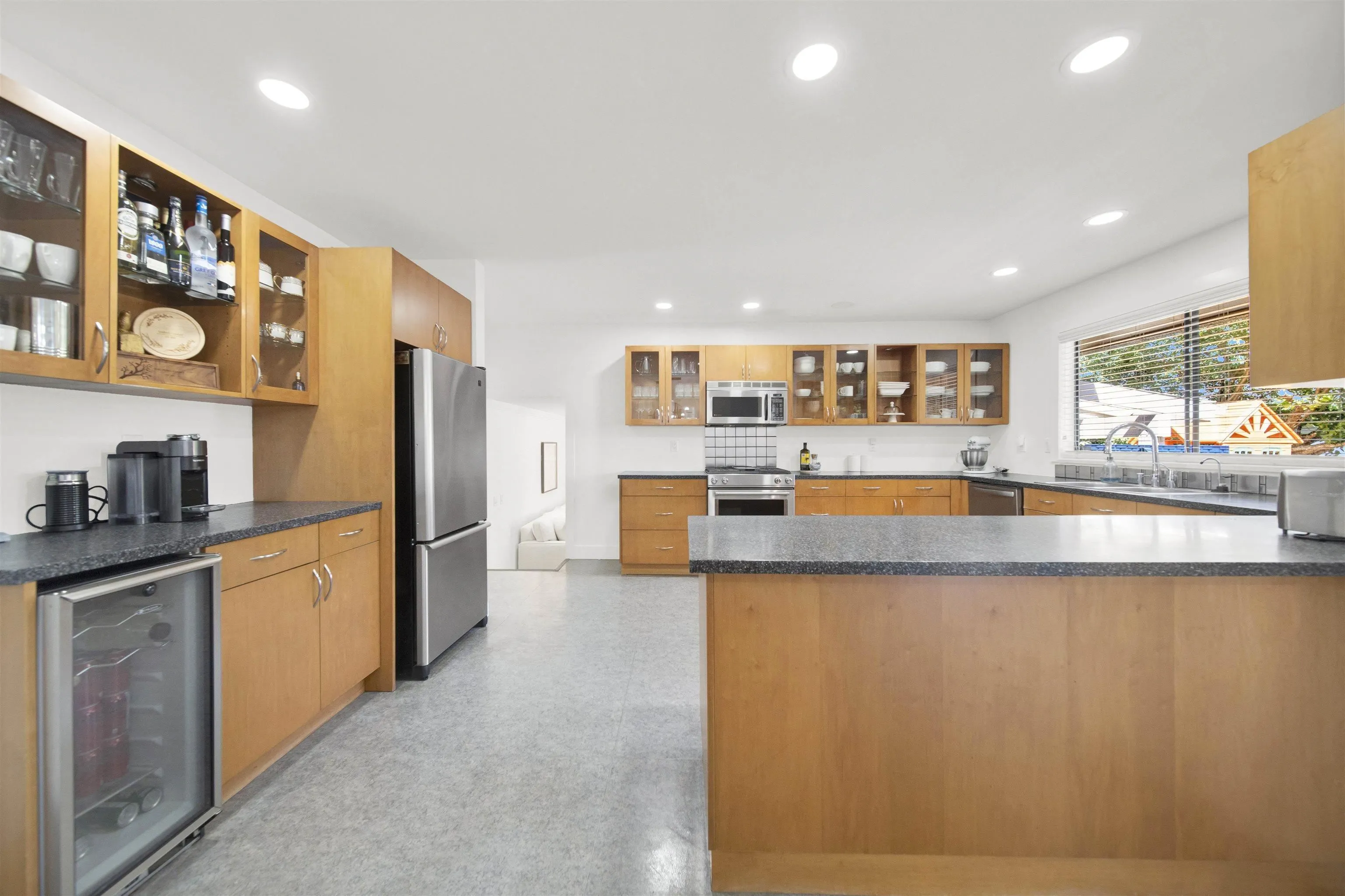 11473 Royal Crescent
