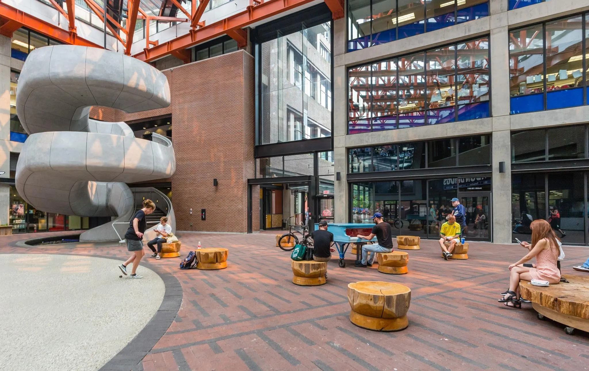 2709 108 W Cordova Street