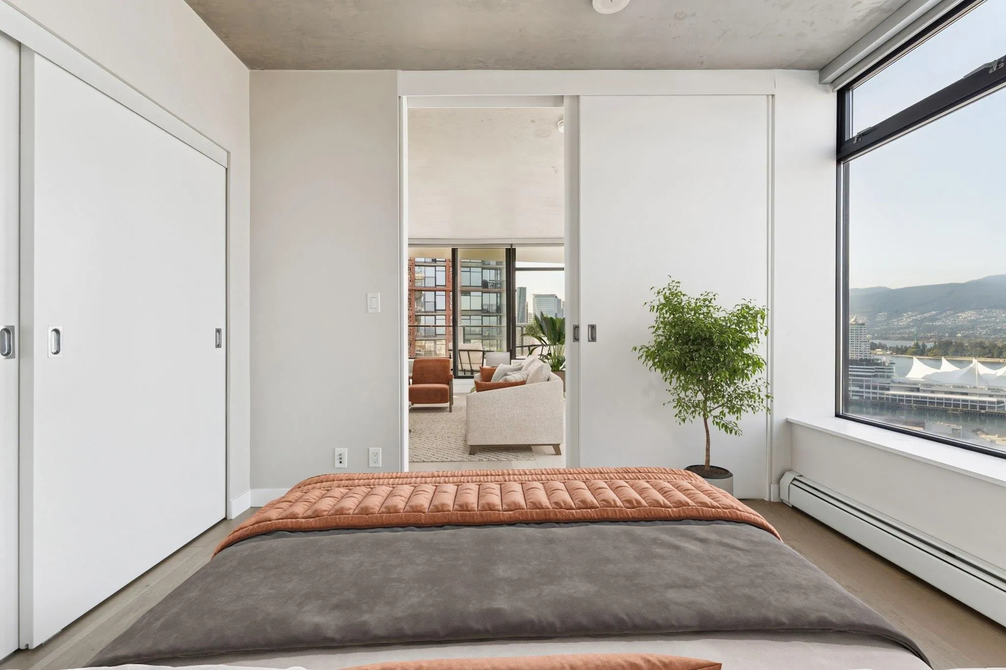 165 108 W Cordova Street