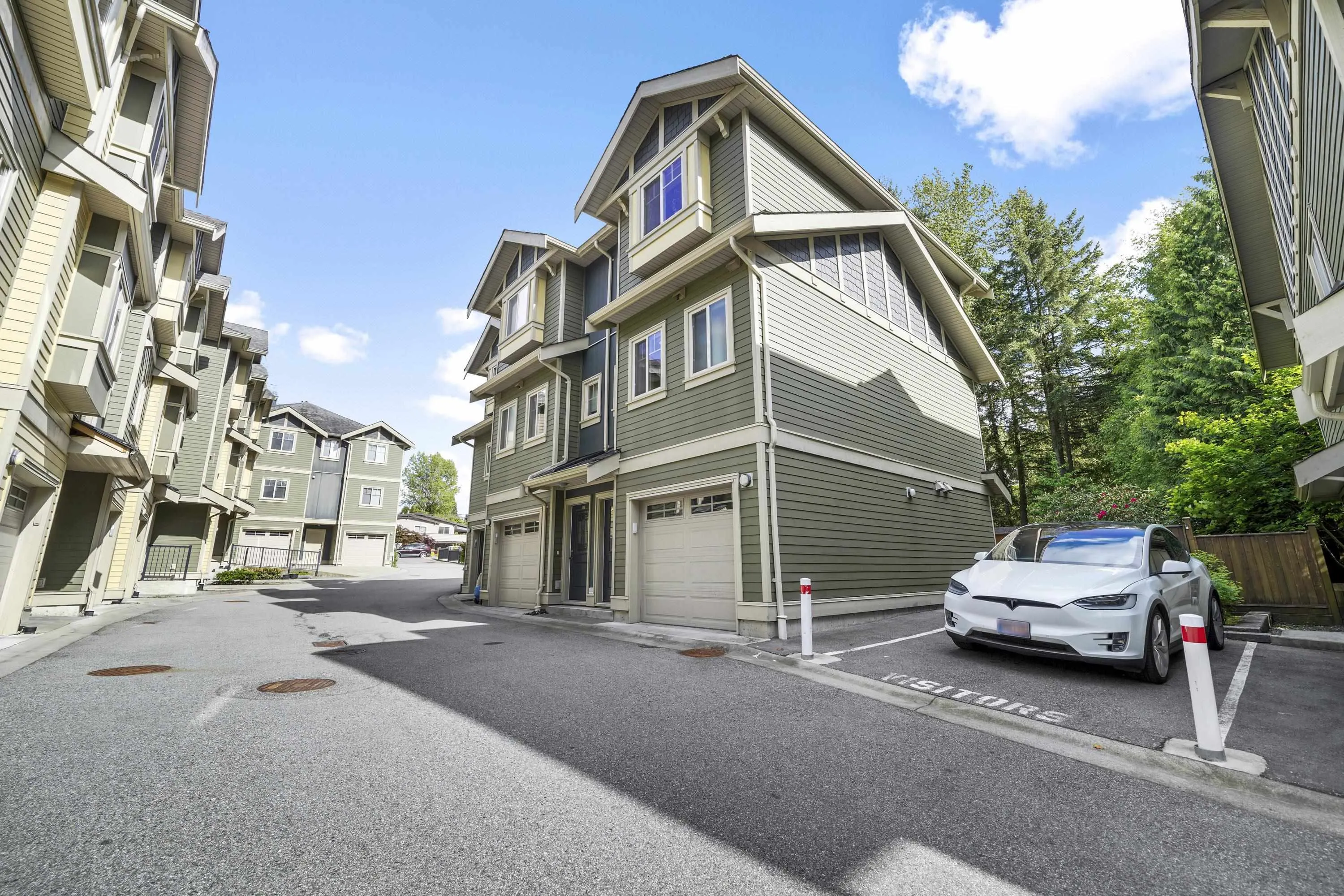 118 3382 Viewmount Drive