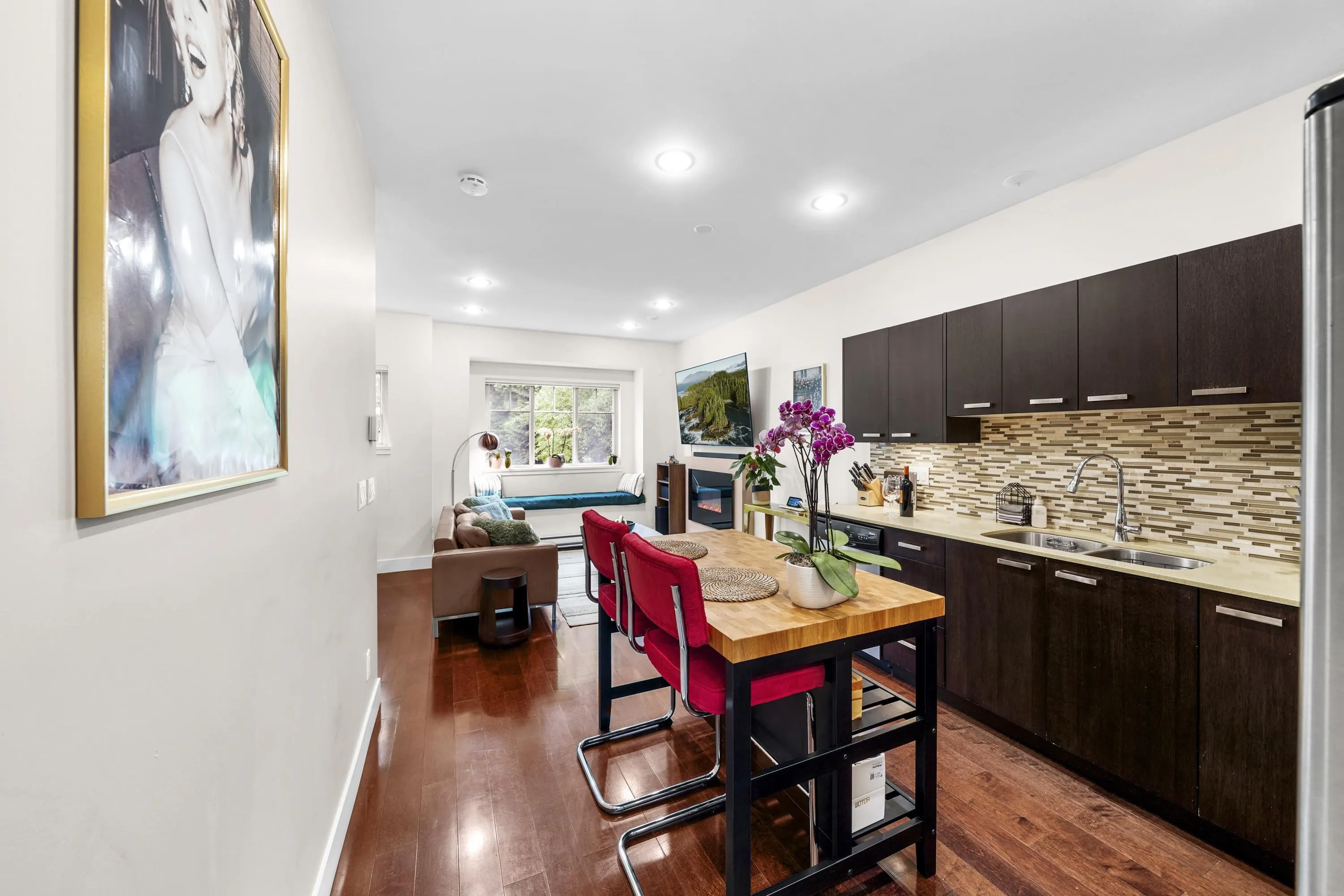 118 3382 Viewmount Drive