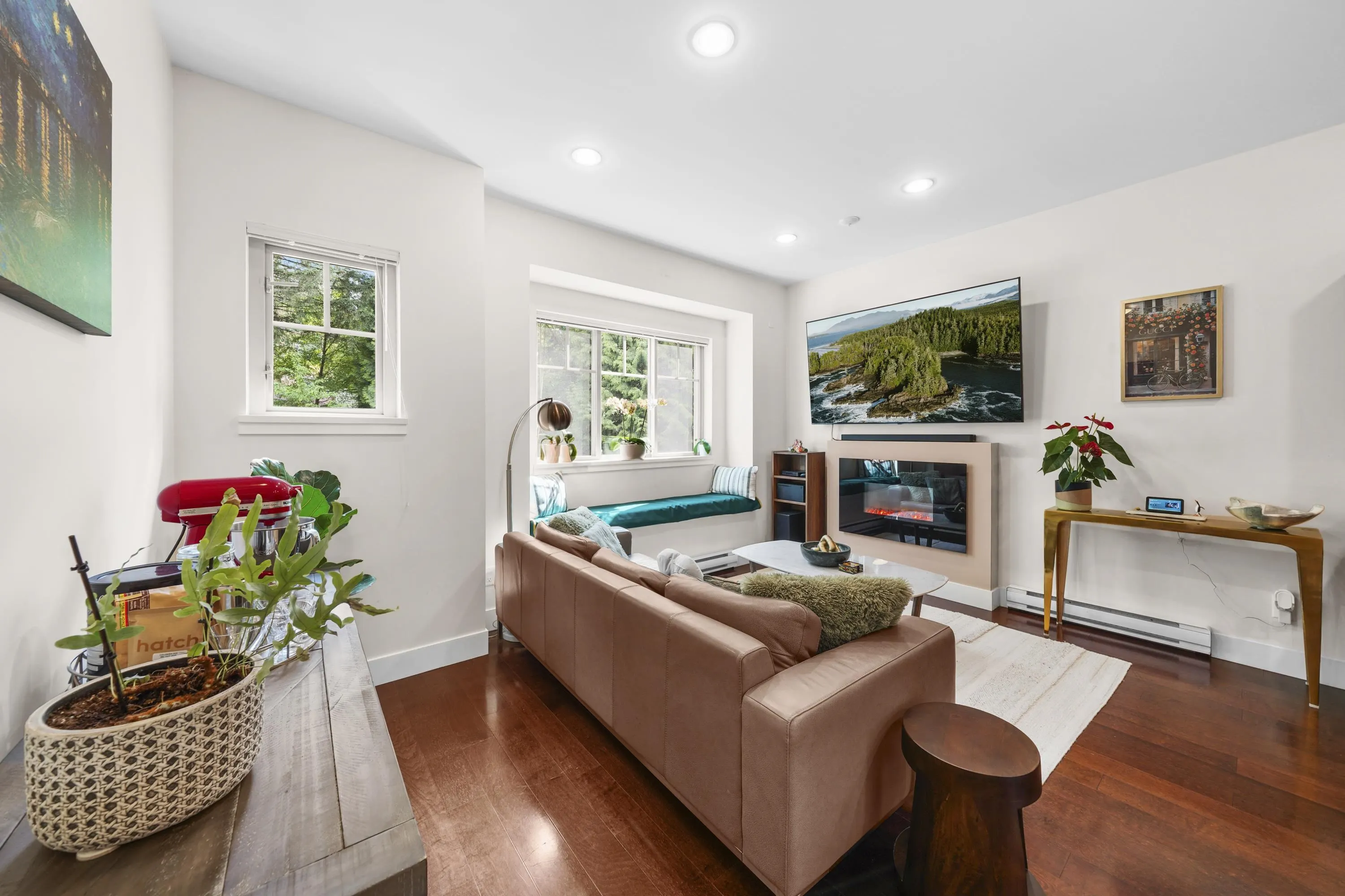 118 3382 Viewmount Drive