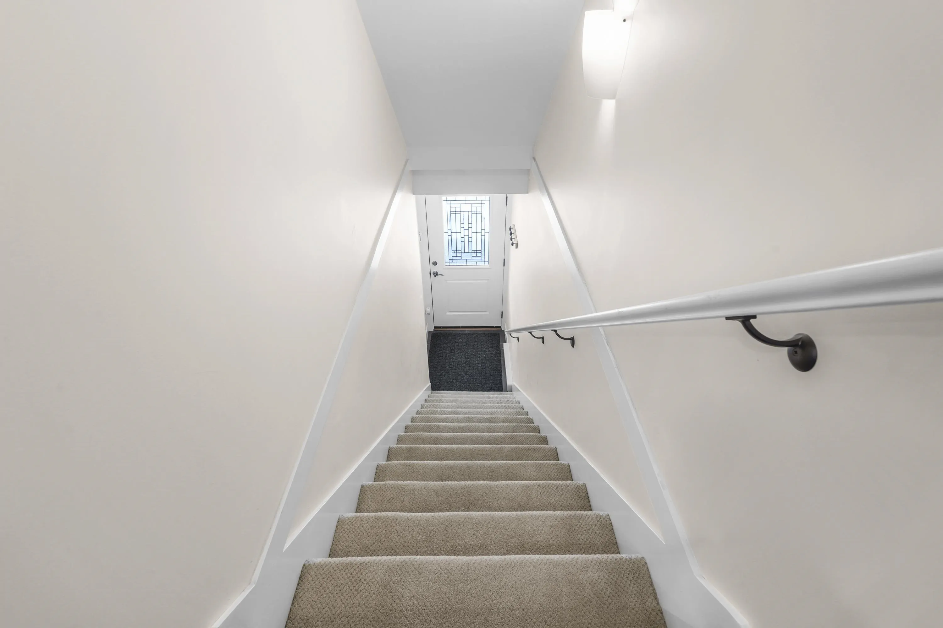 118 3382 Viewmount Drive