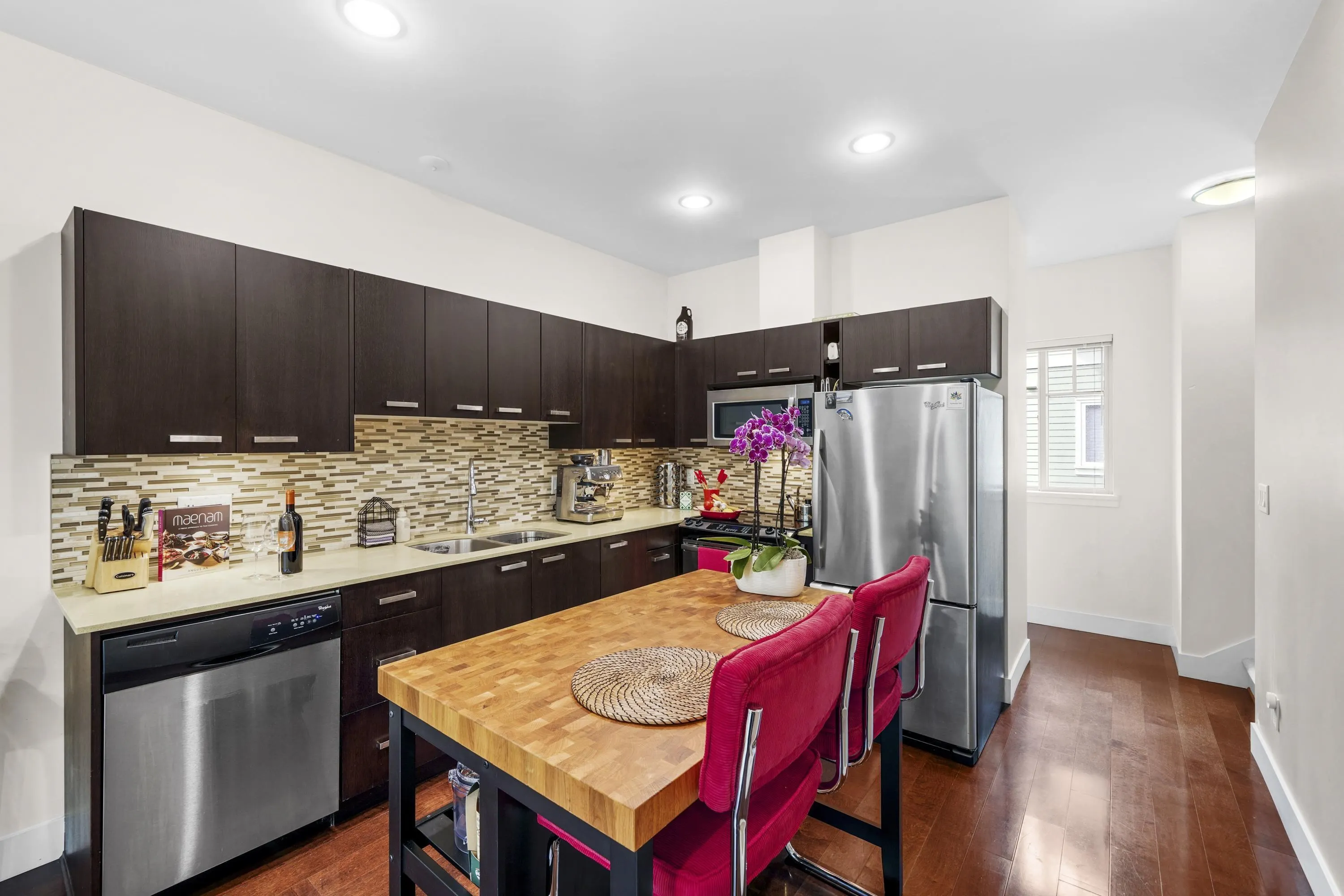 118 3382 Viewmount Drive