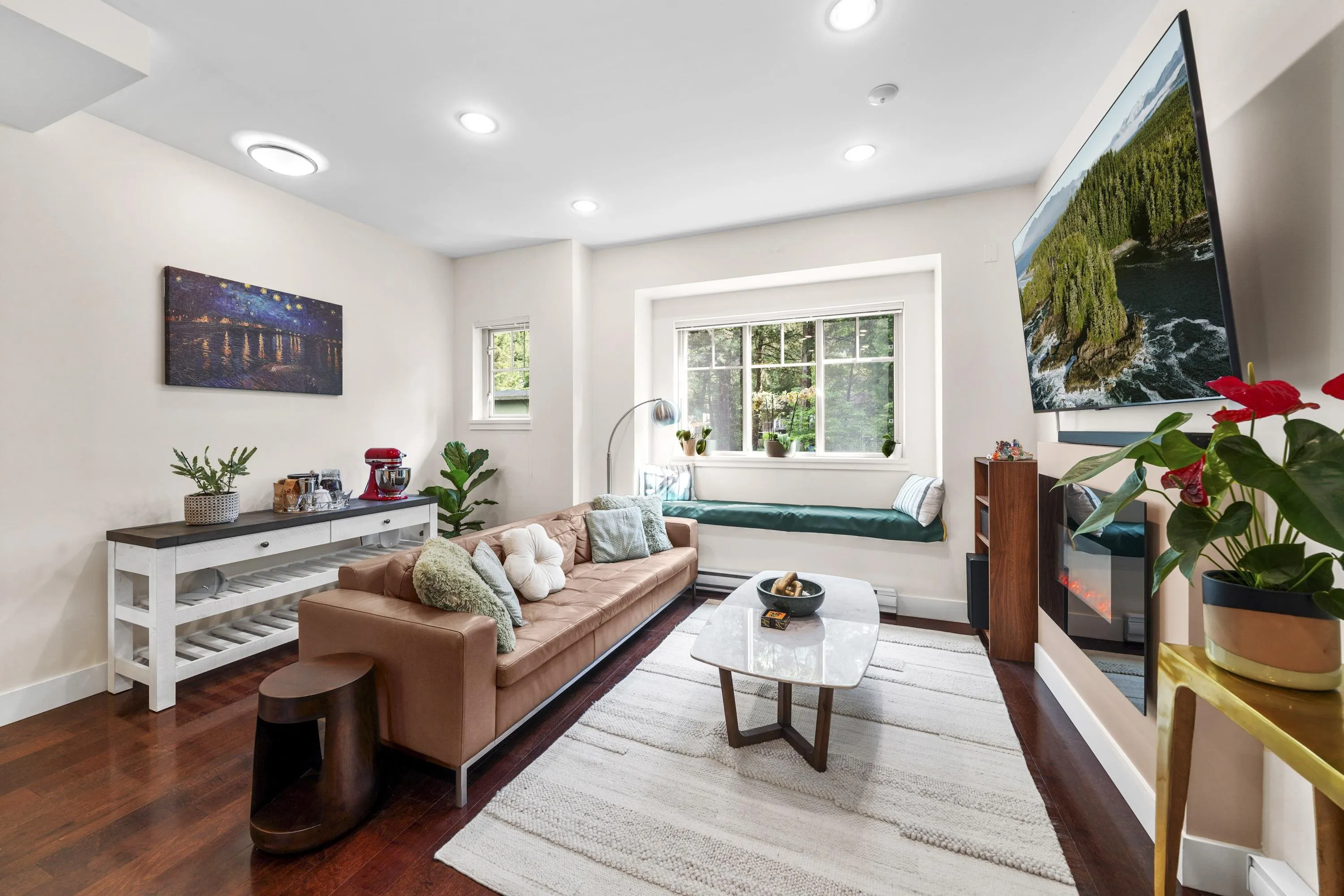 118 3382 Viewmount Drive