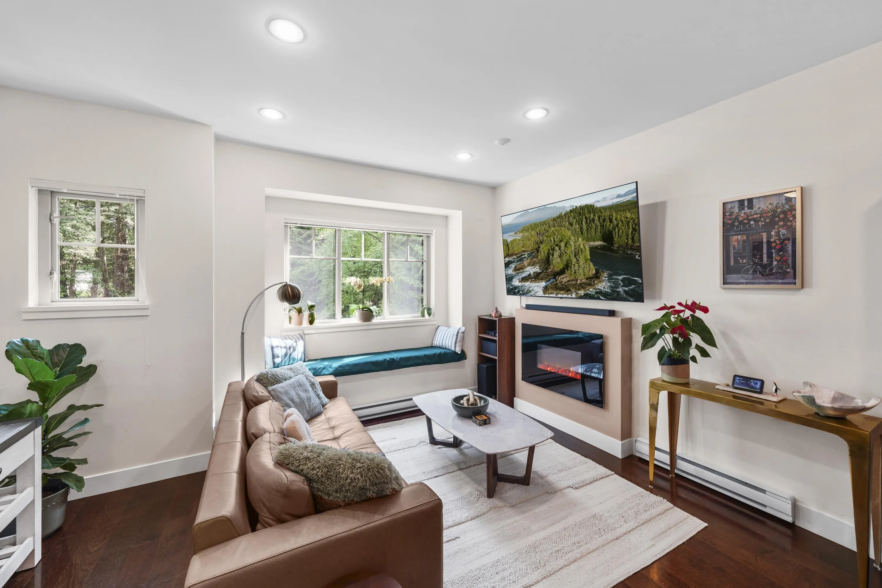 118 3382 Viewmount Drive