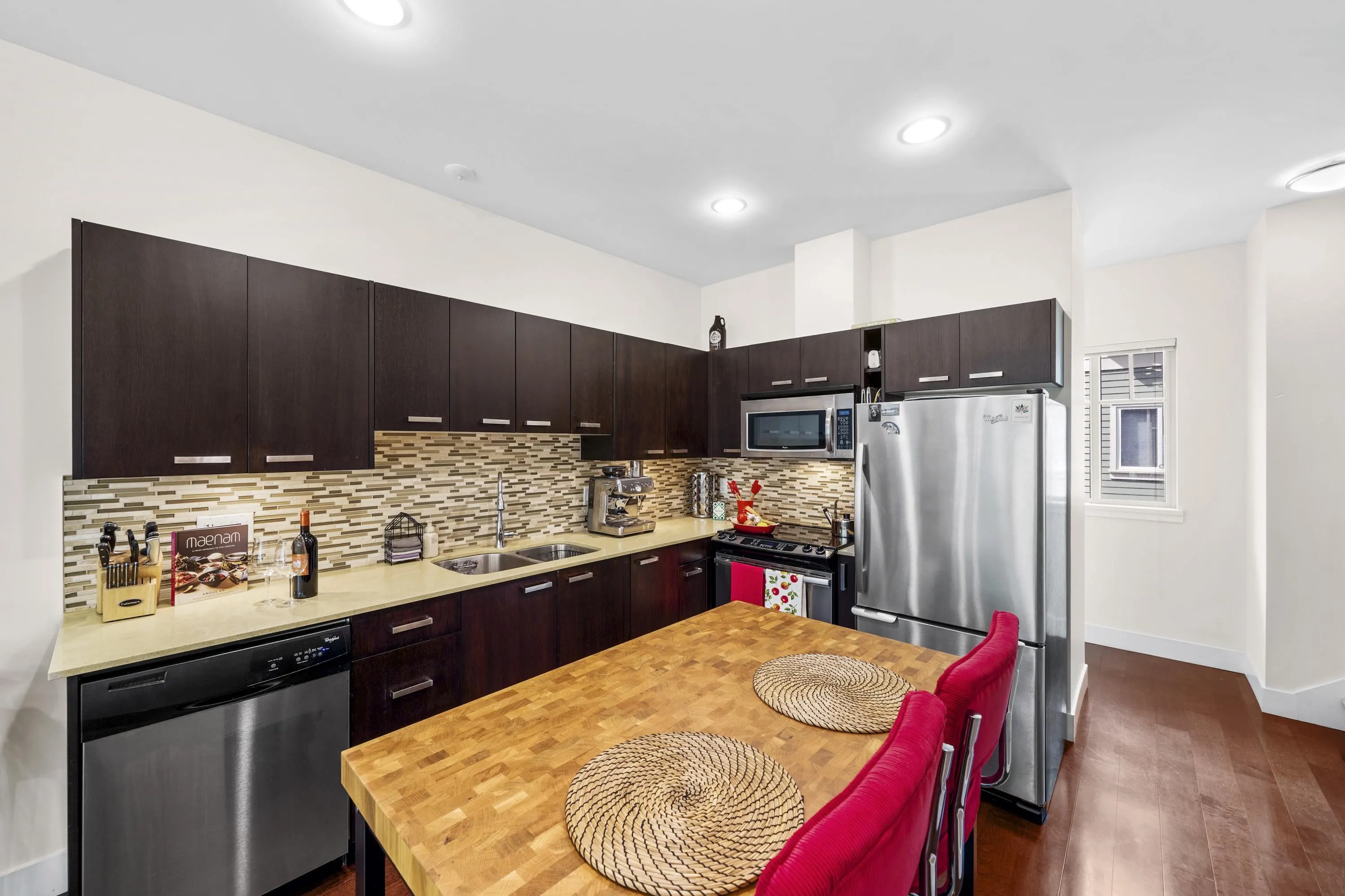 118 3382 Viewmount Drive