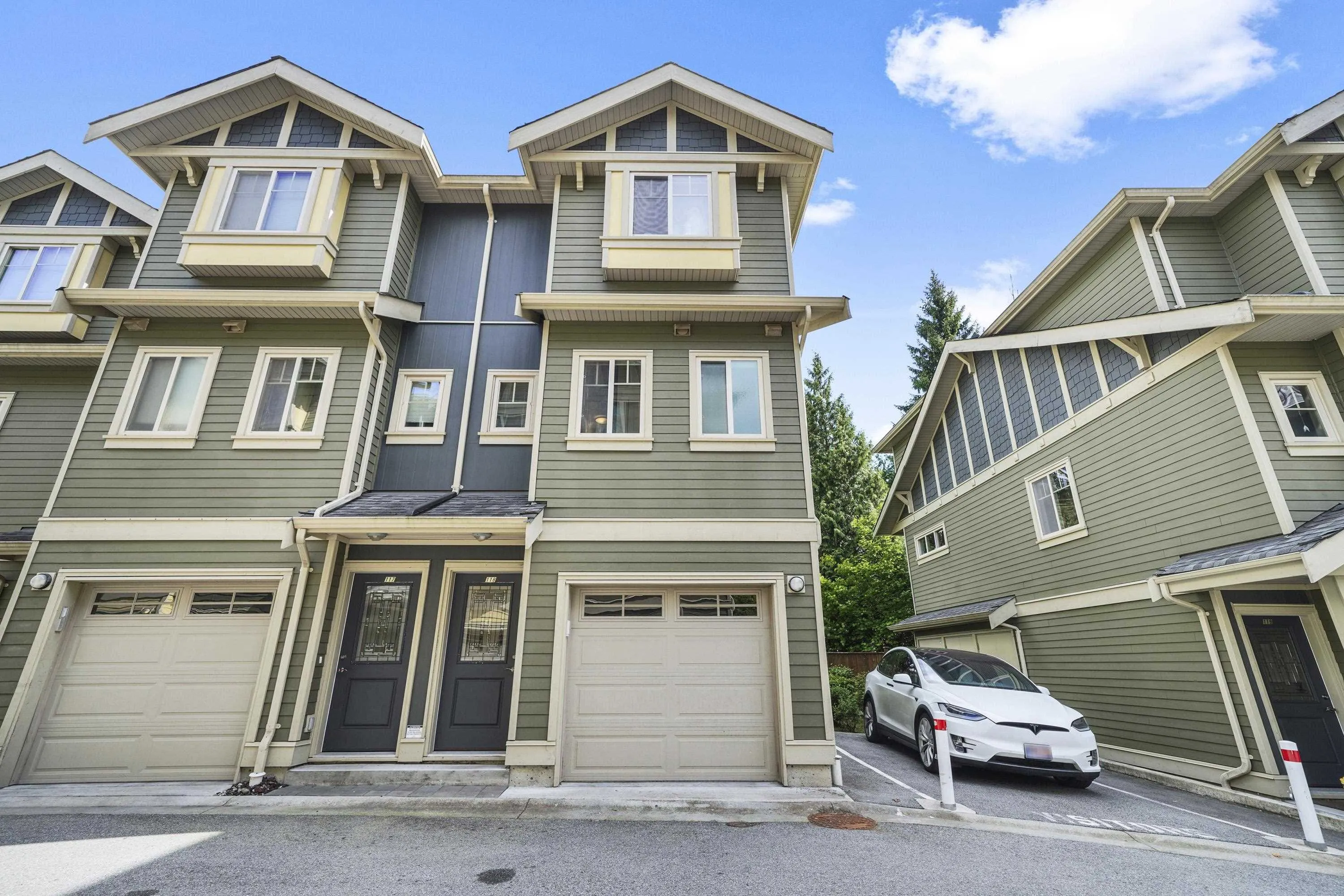 118 3382 Viewmount Drive