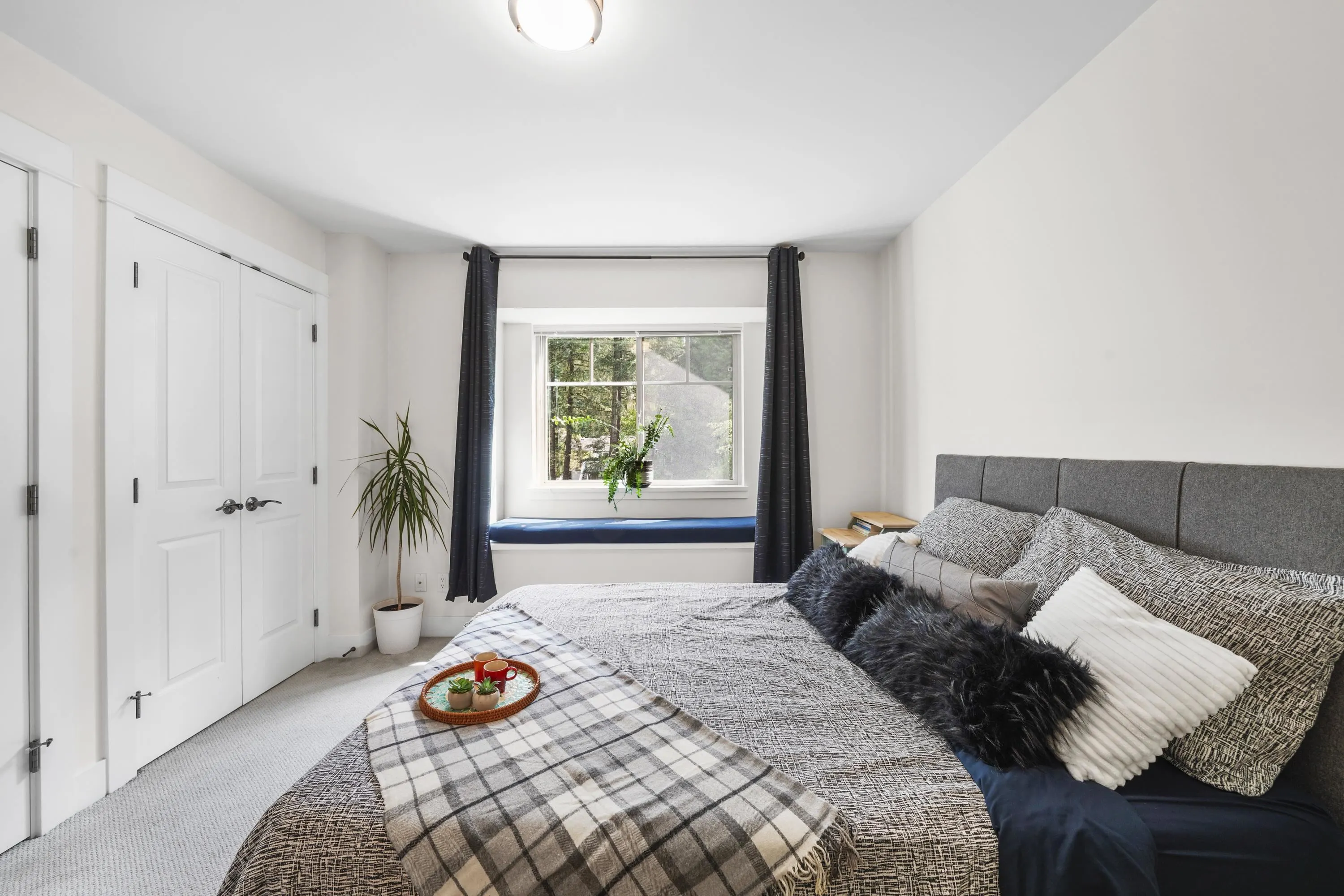 118 3382 Viewmount Drive