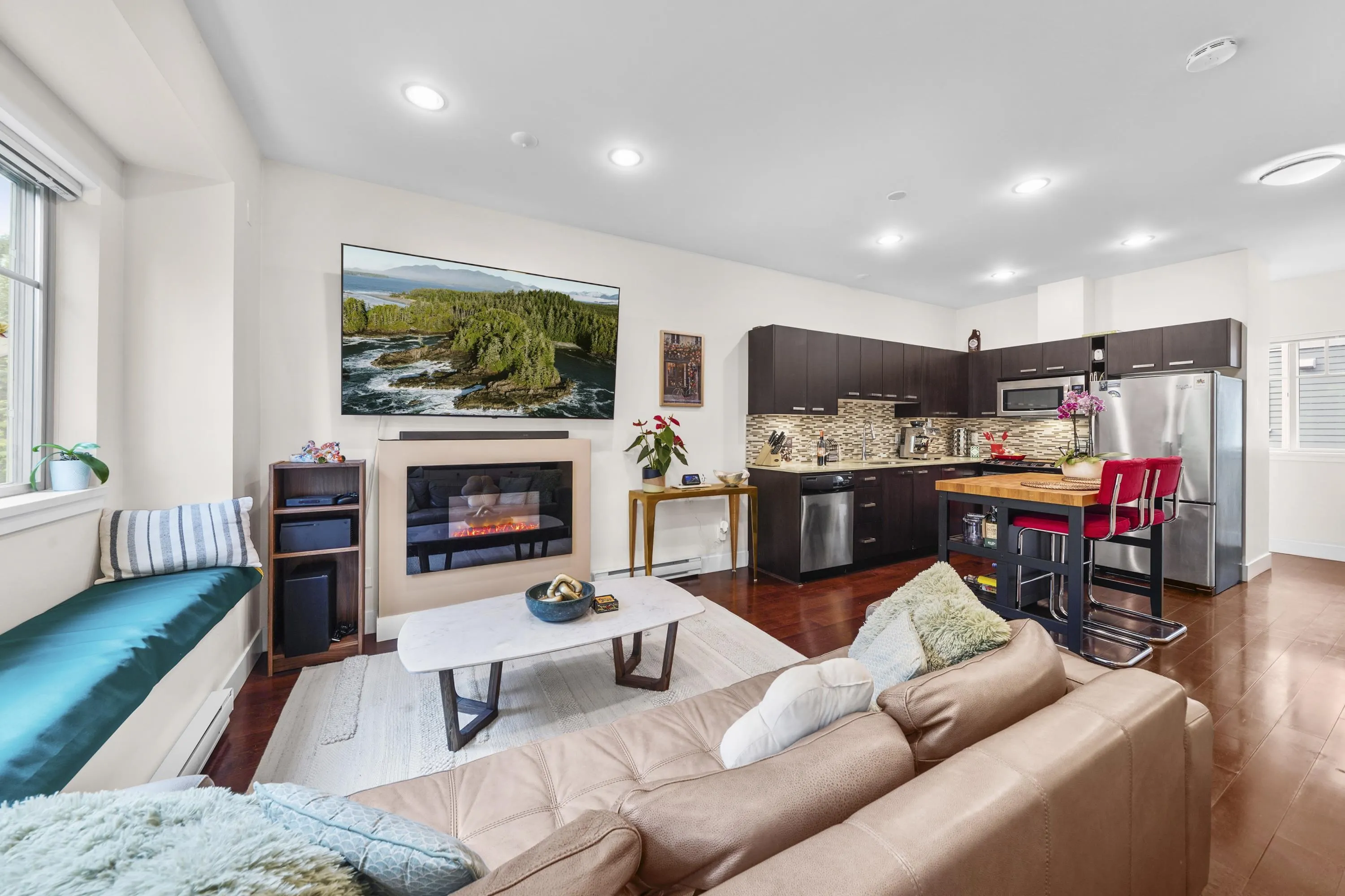 118 3382 Viewmount Drive