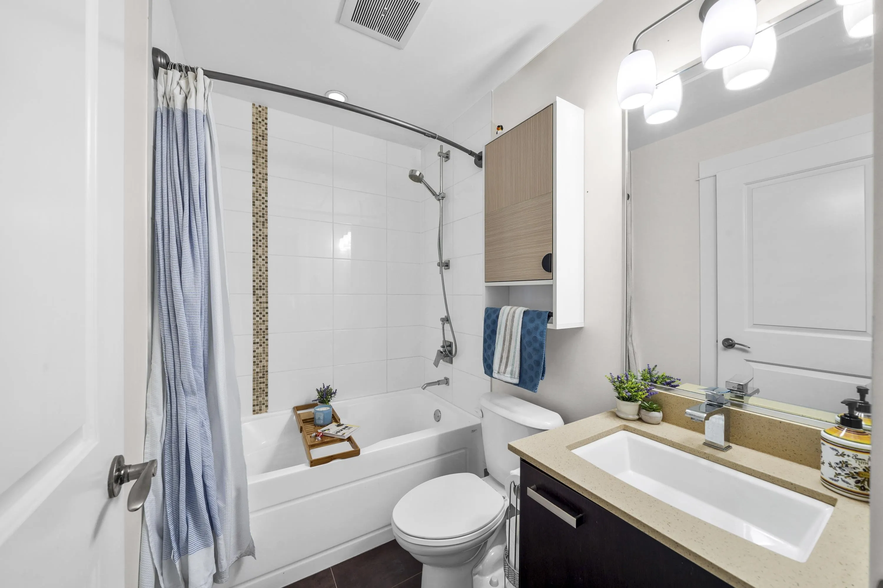 118 3382 Viewmount Drive