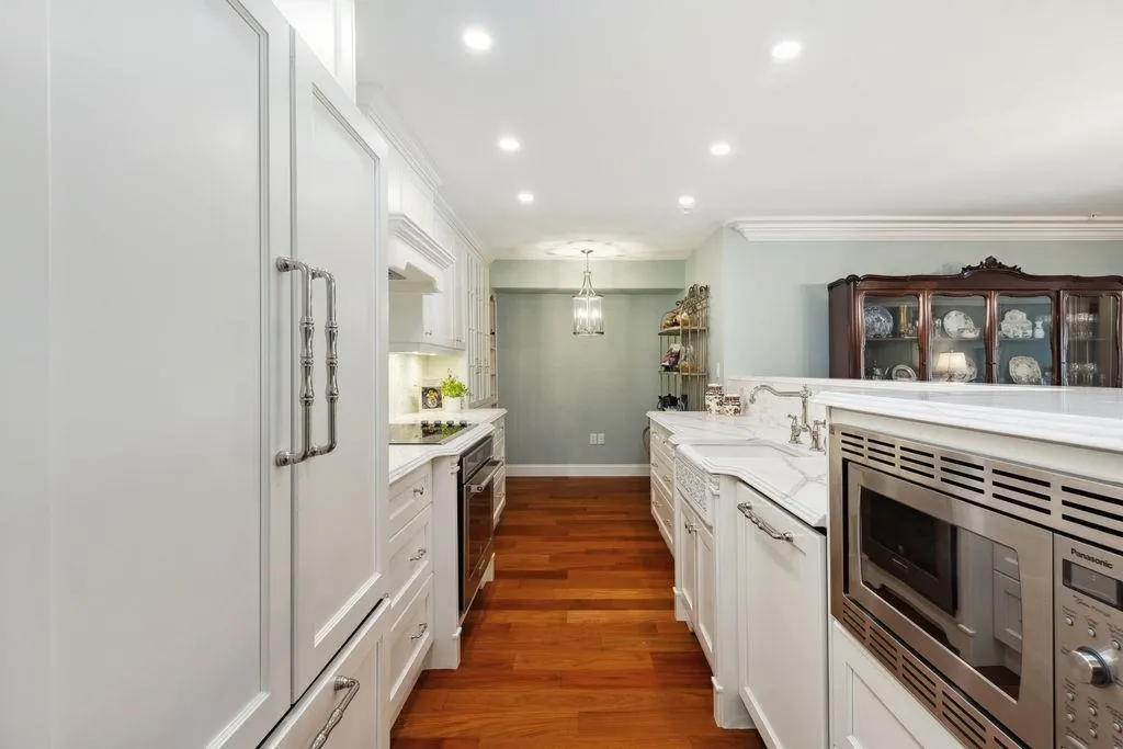 220 15210 Pacific Avenue