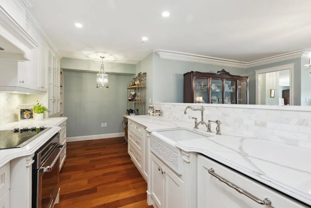 220 15210 Pacific Avenue