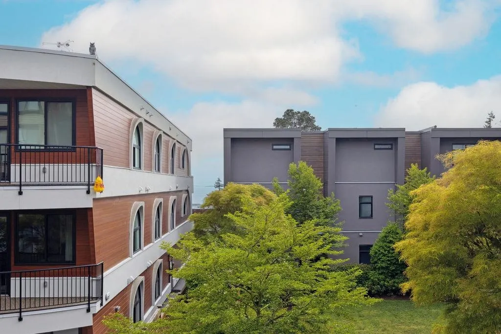 220 15210 Pacific Avenue