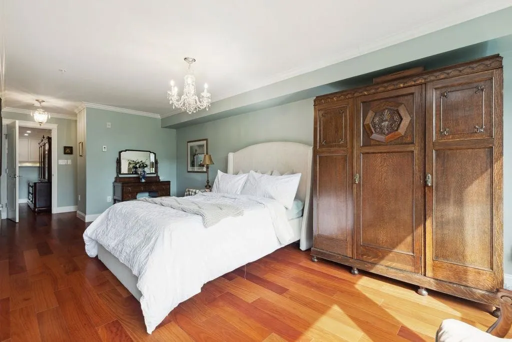 220 15210 Pacific Avenue