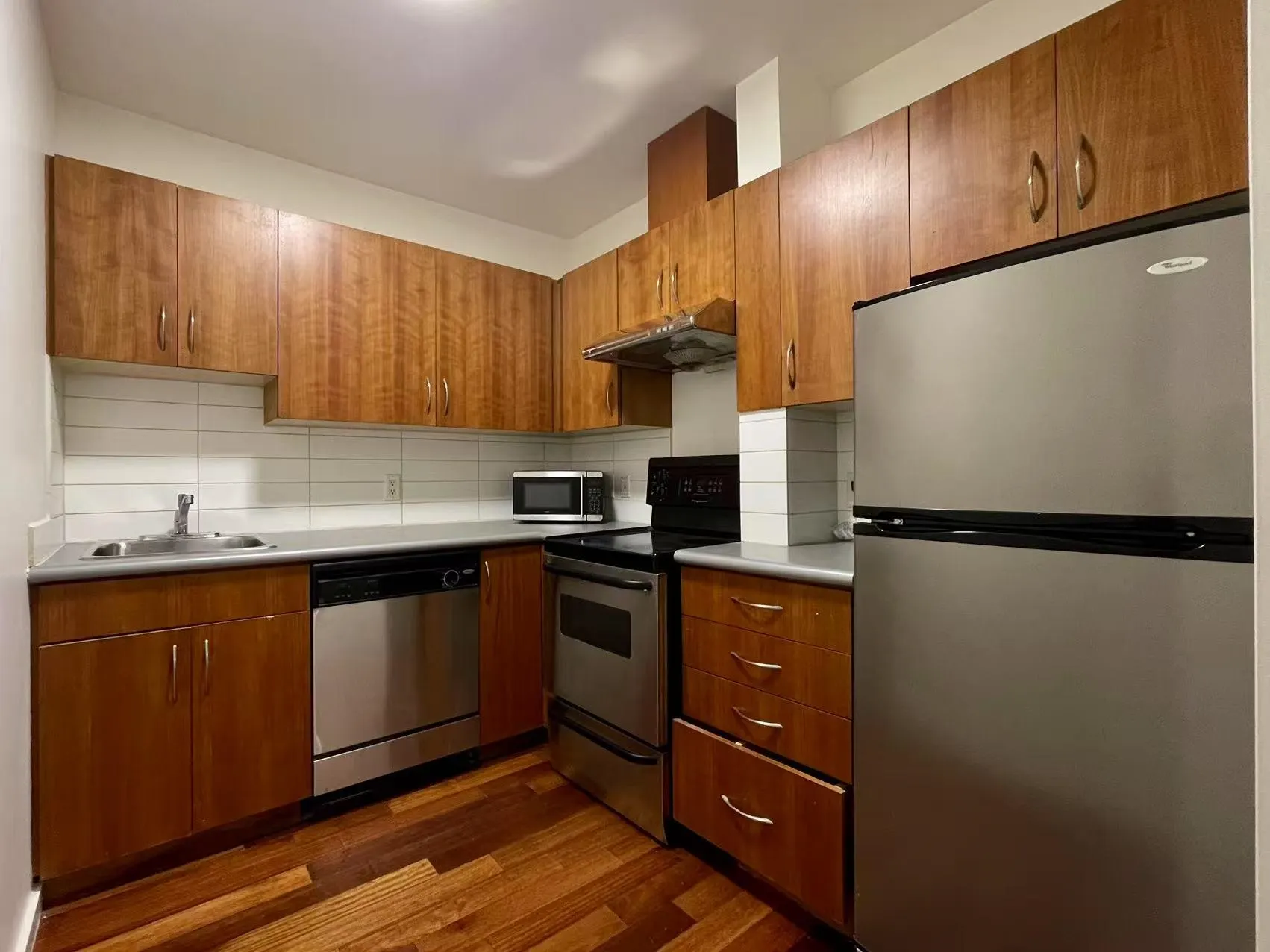 301 - PROMO 440 Richards Street