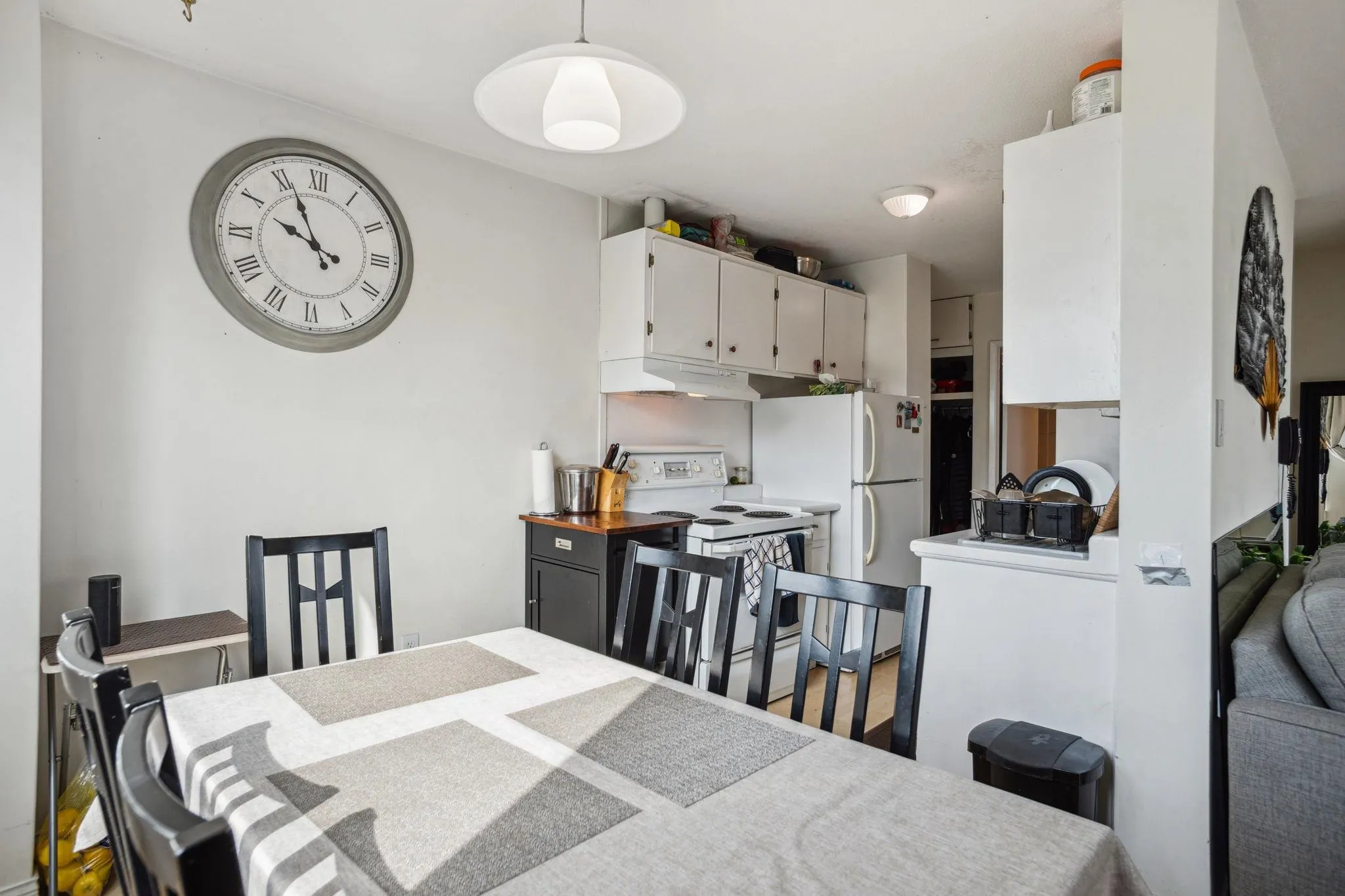 1204 1330 Harwood Street