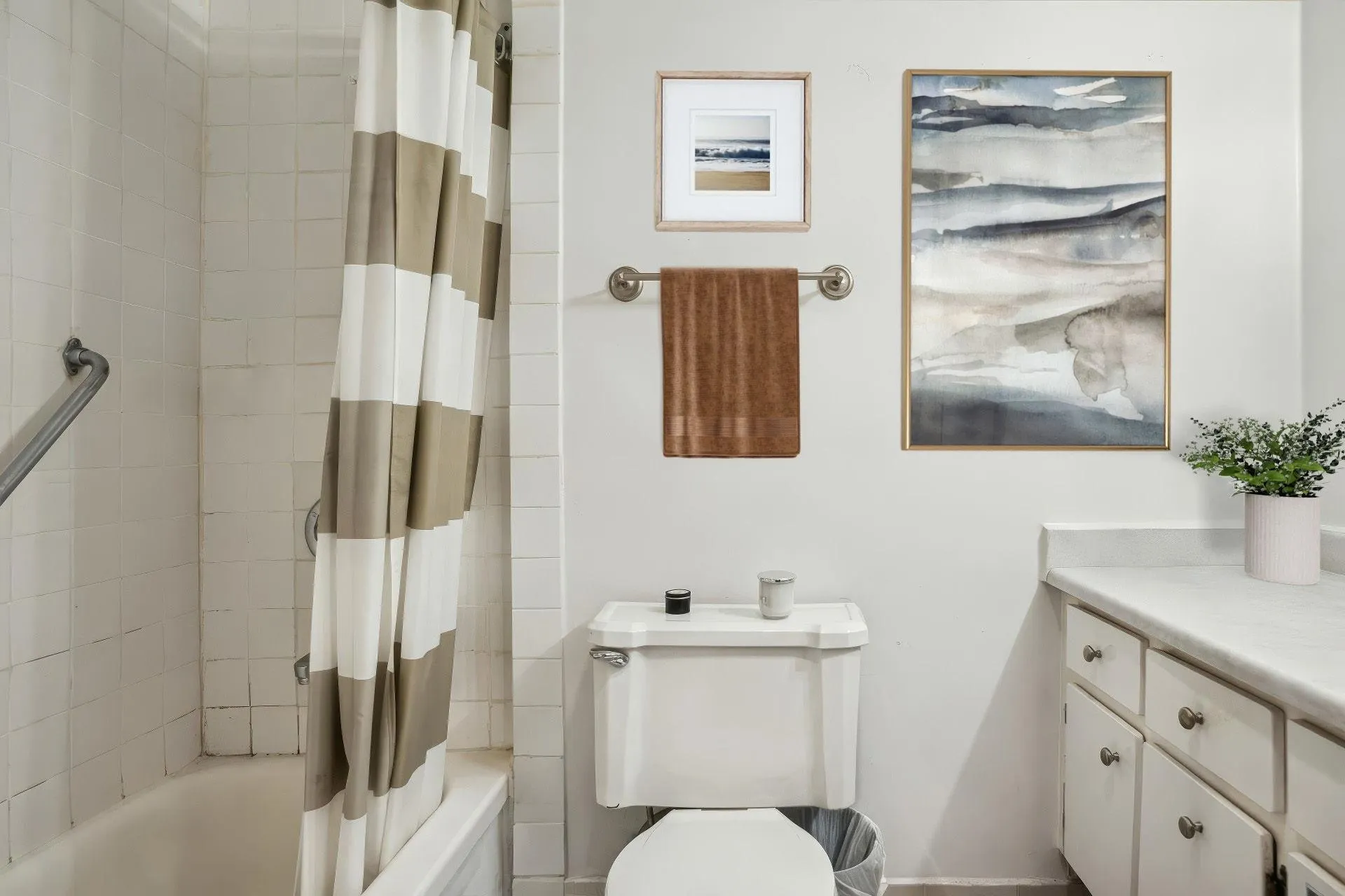 1204 1330 Harwood Street