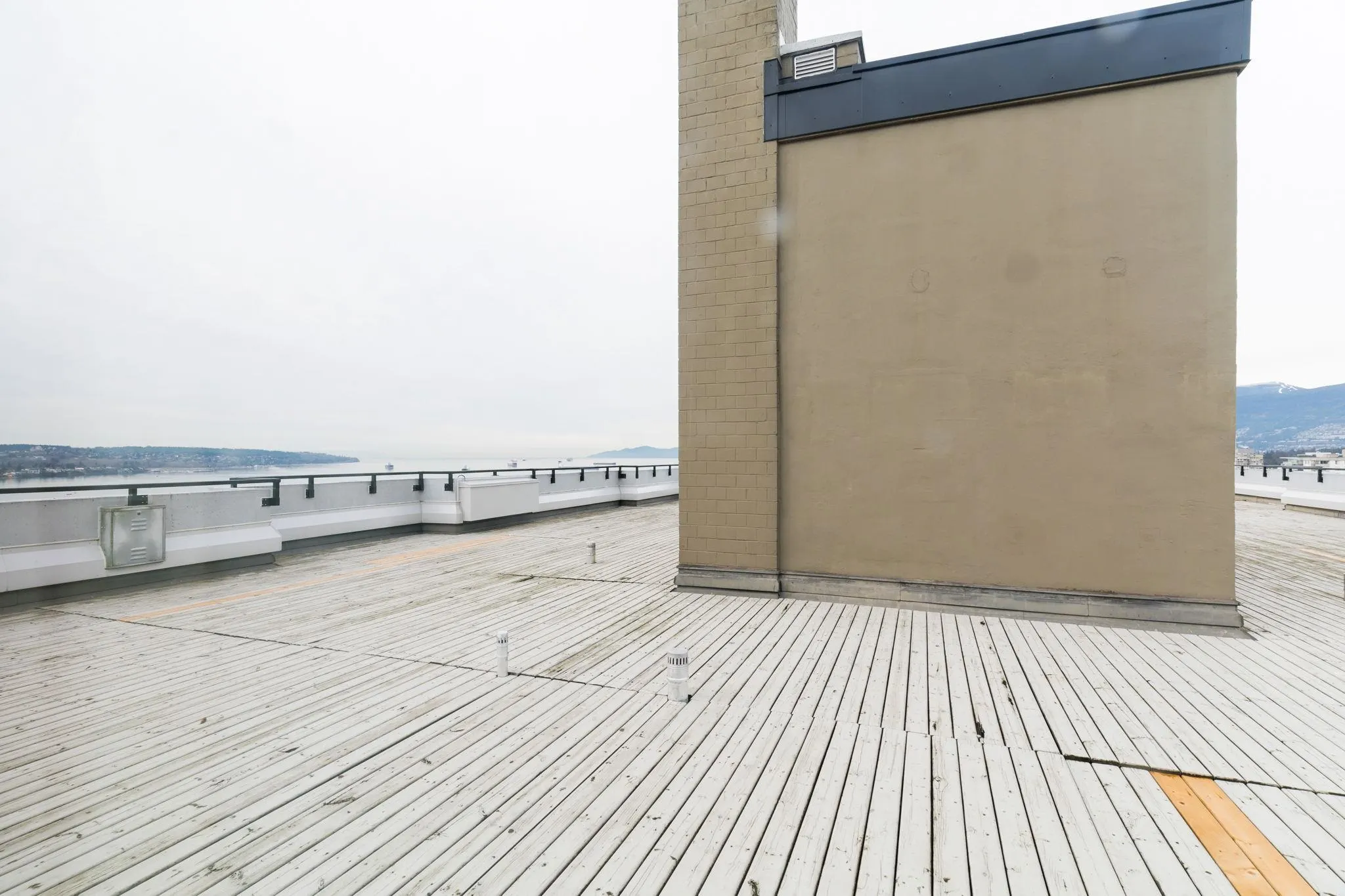 1204 1330 Harwood Street