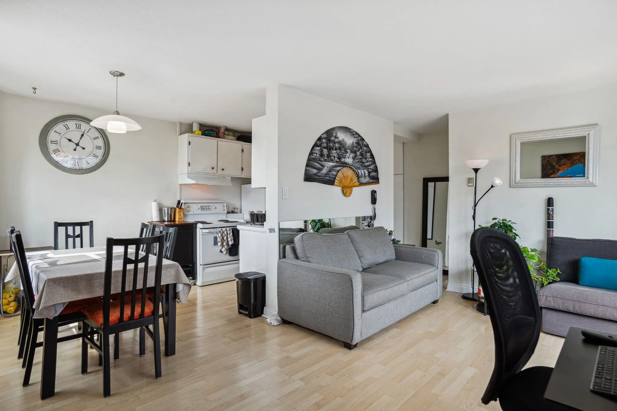 1204 1330 Harwood Street