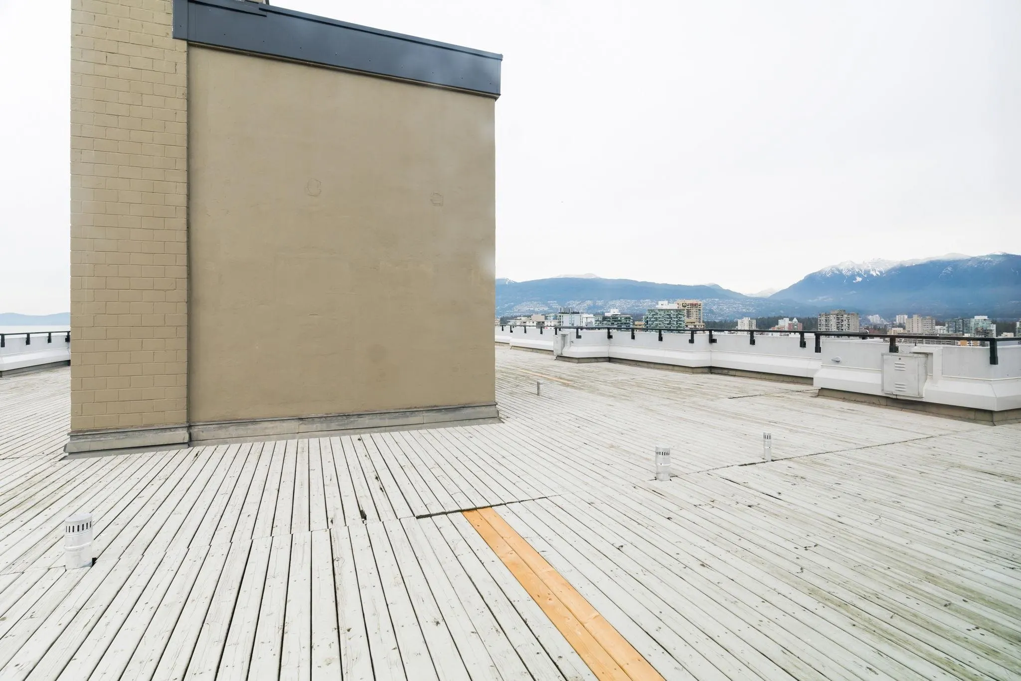 1204 1330 Harwood Street