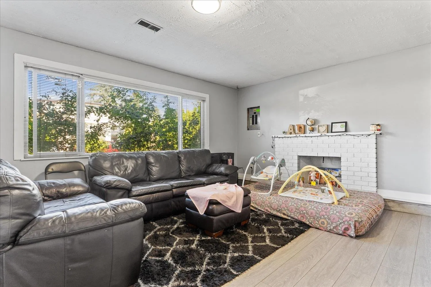 1943 Catalina Crescent