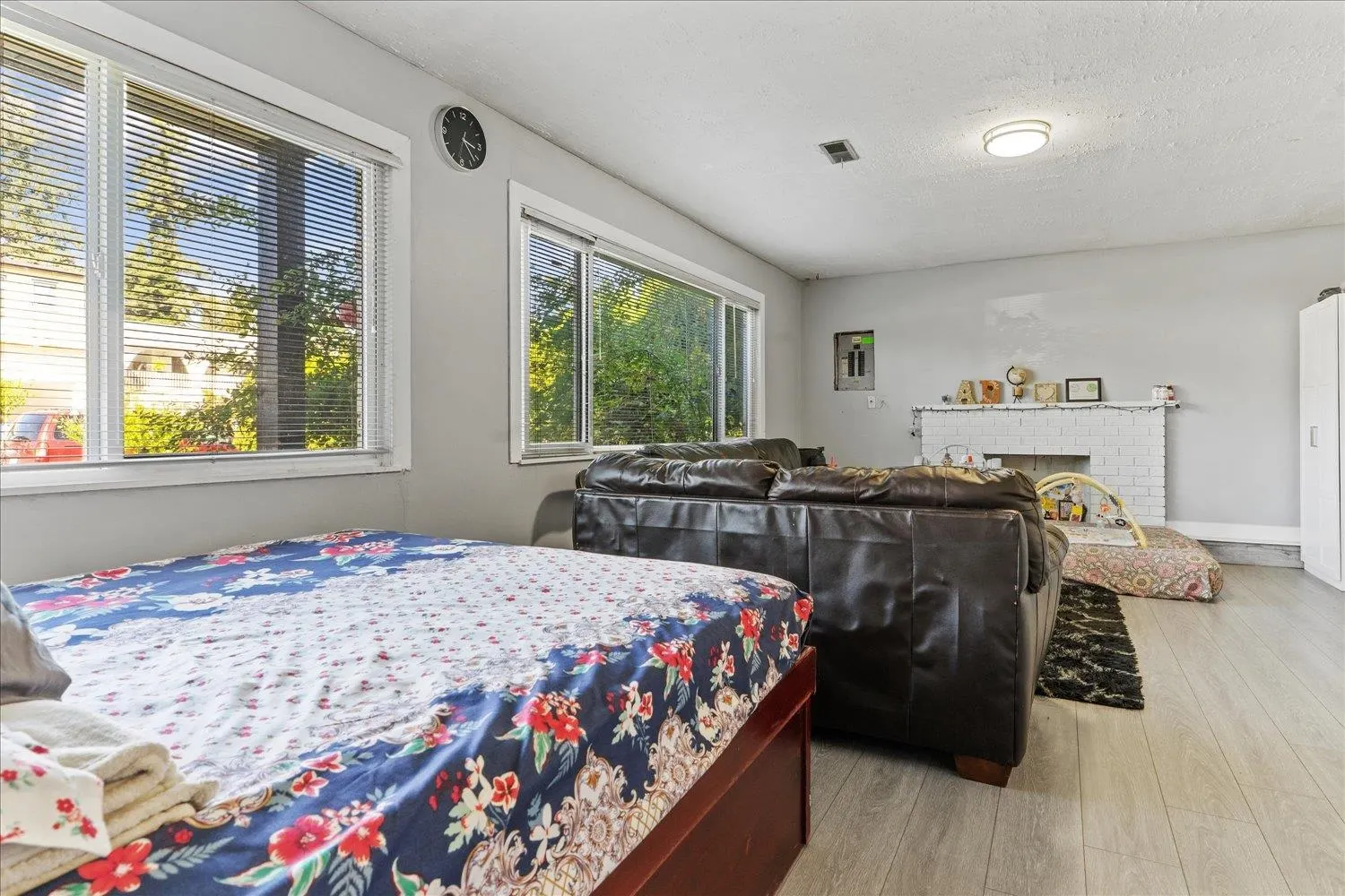 1943 Catalina Crescent