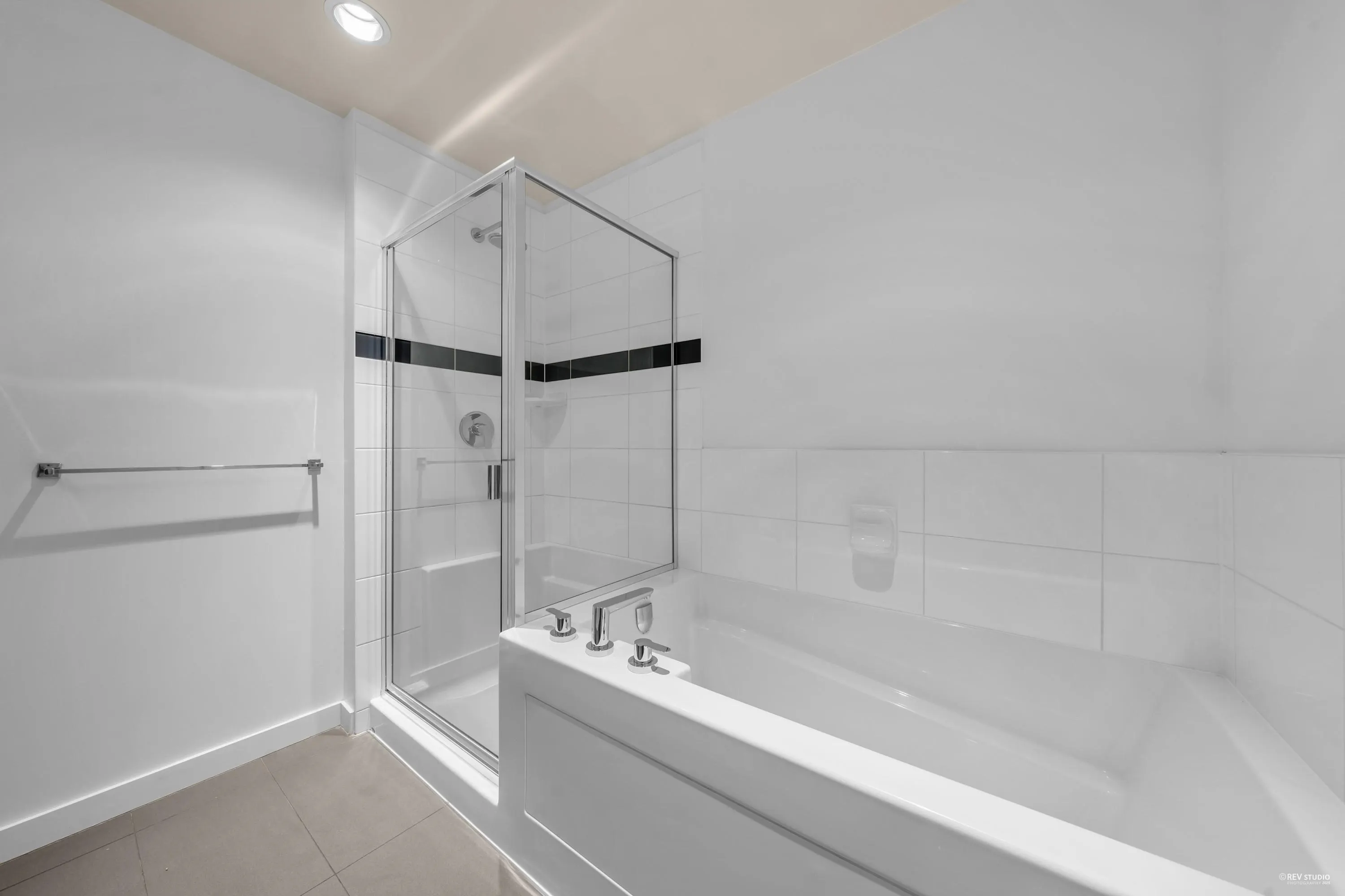 411 1152 Windsor Mews