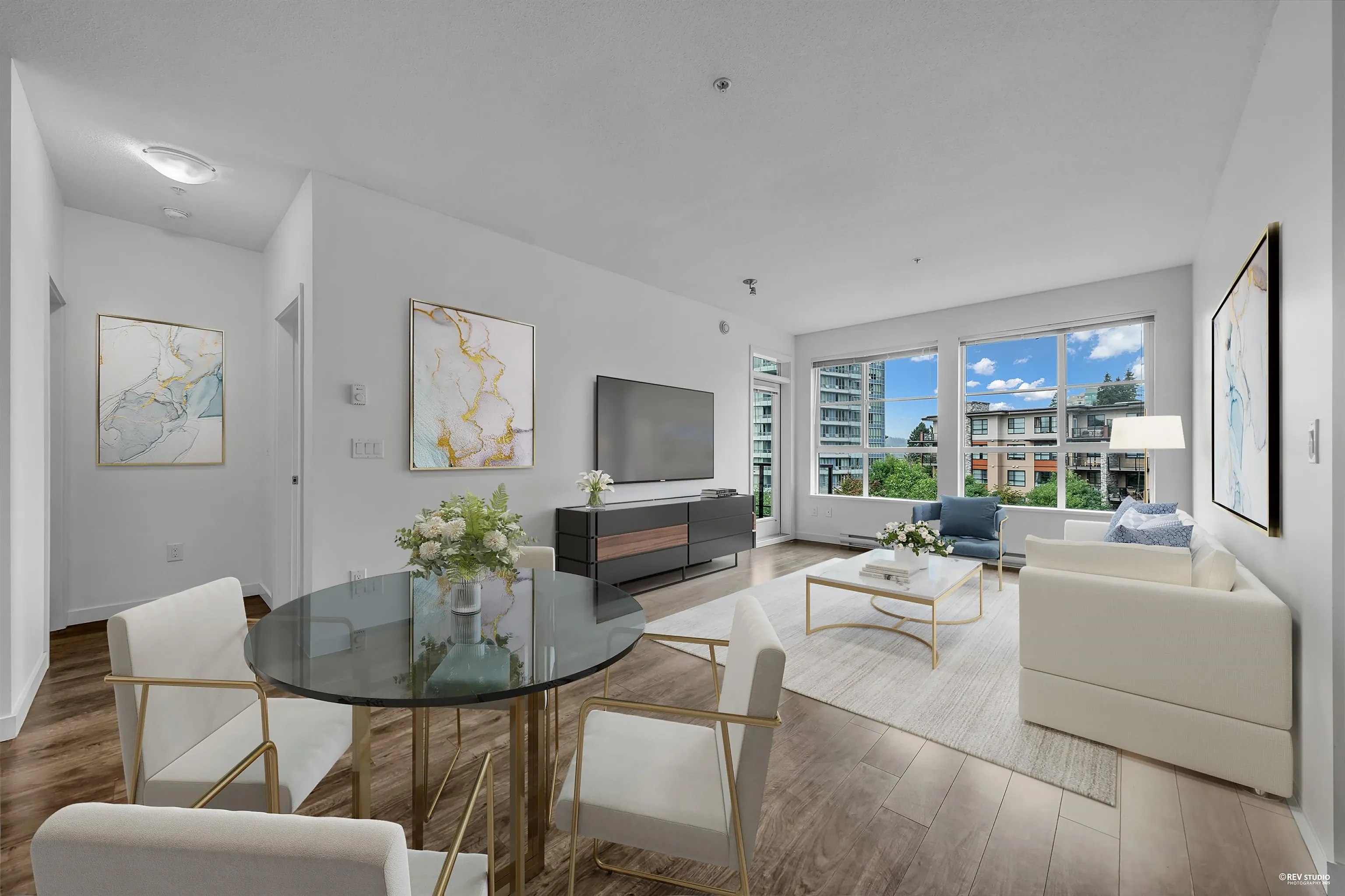 411 1152 Windsor Mews