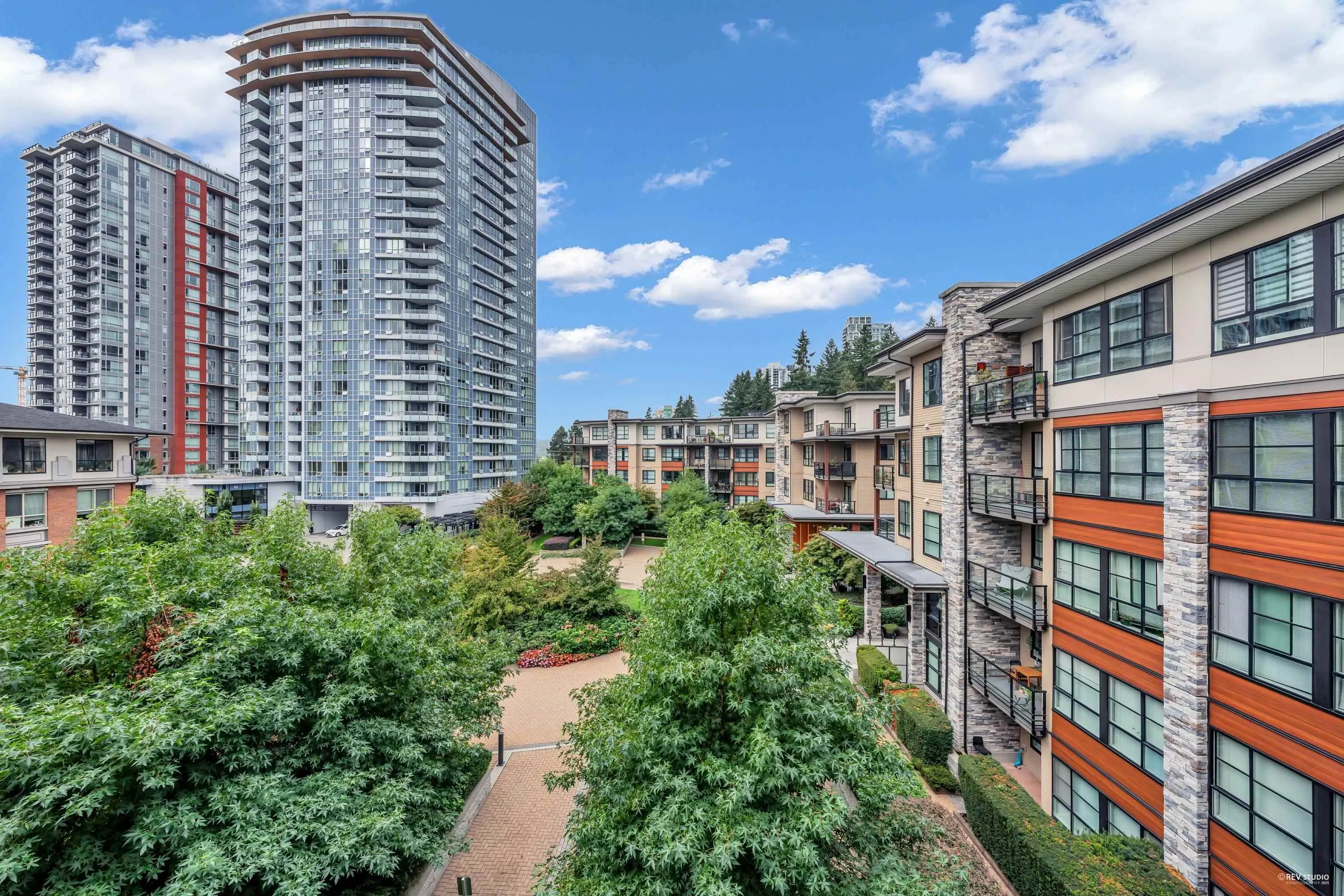 411 1152 Windsor Mews