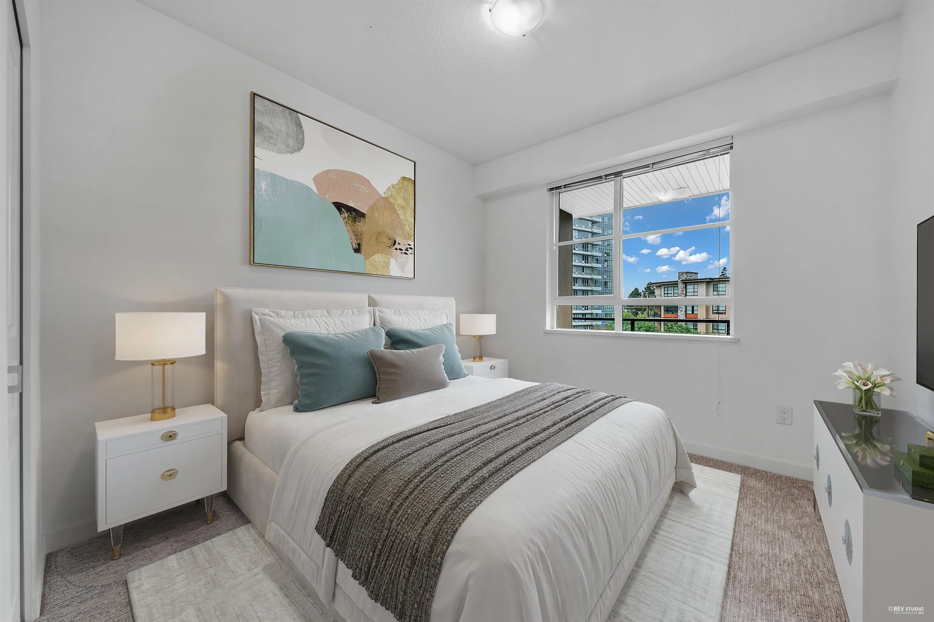 411 1152 Windsor Mews
