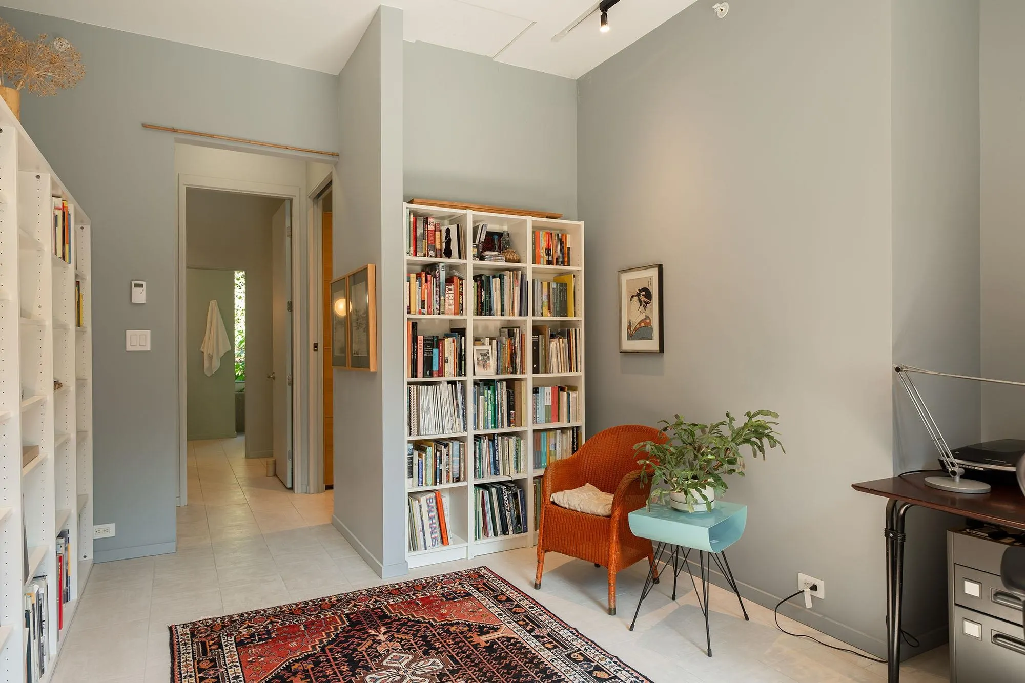 1754 Frances Walk