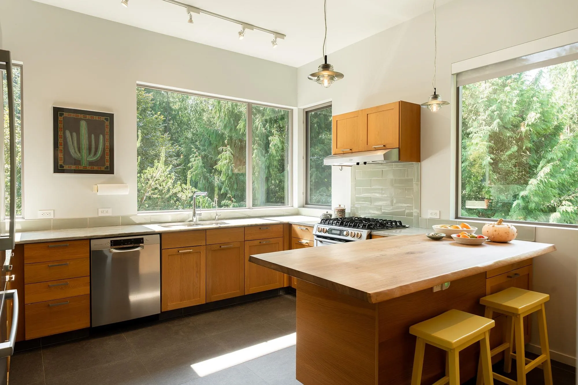 1754 Frances Walk